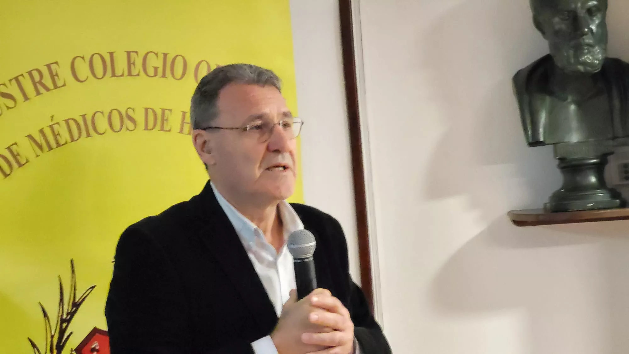 Debate sobre el Cincuentenario del Colegio Universitario