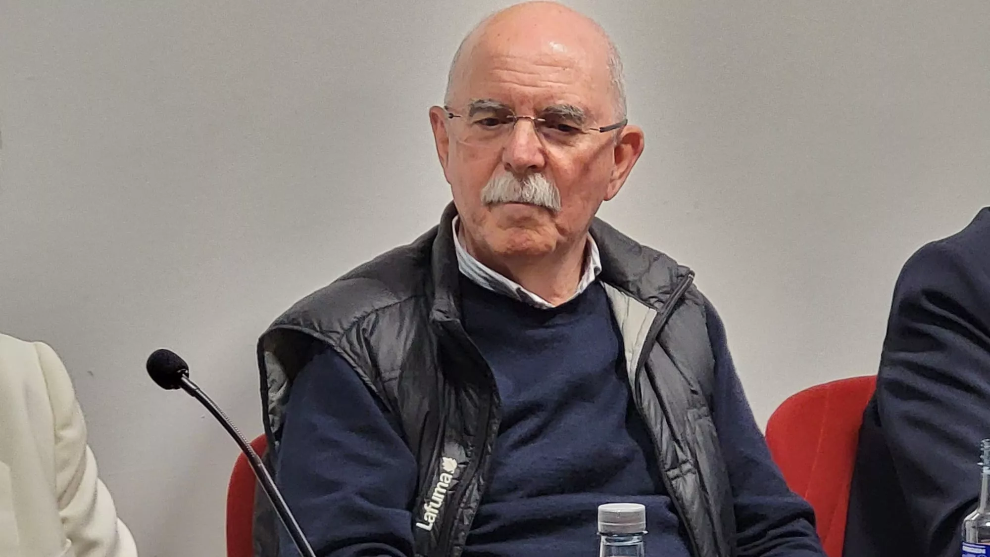 Debate sobre el Cincuentenario del Colegio Universitario