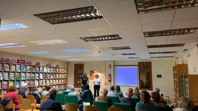Alejandro Seral y Concha Bailac, presentando el libro Alejandro Seral y Concha Bailac, presentando el libro