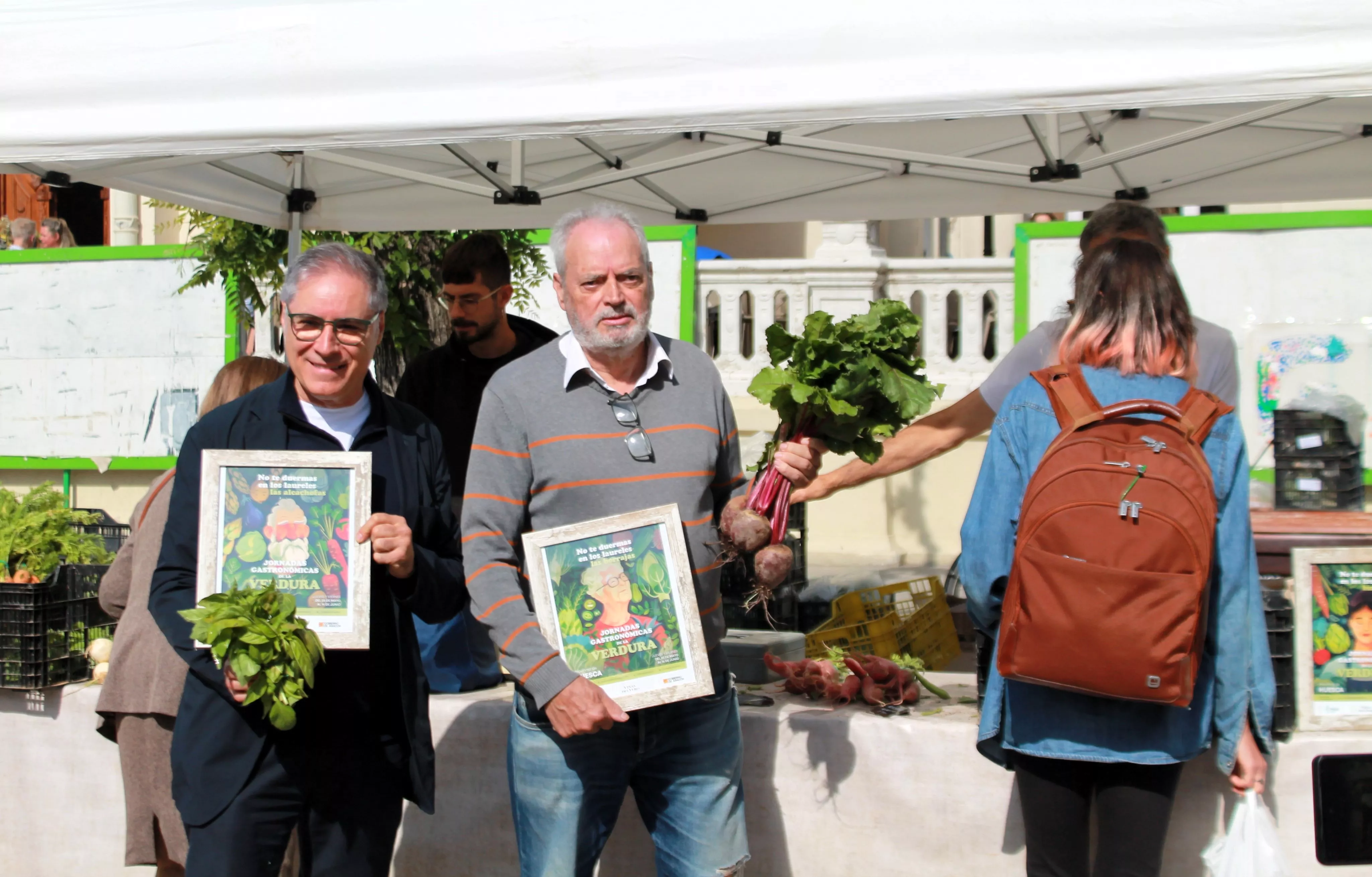 Carmelo Bosque y Antonio Arazo en el Mercado Agroecológico de Huesca