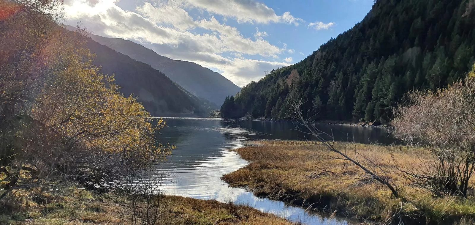 Embalse de La Sarra en Sallent de Gállego.