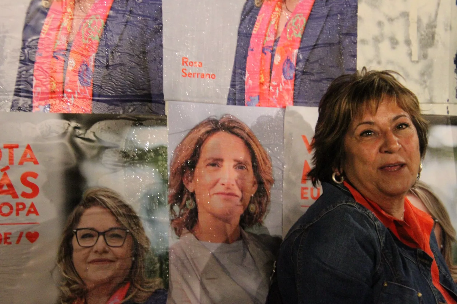 Pegada de carteles de las elecciones europeas del 9J. Foto Carlos Neofato