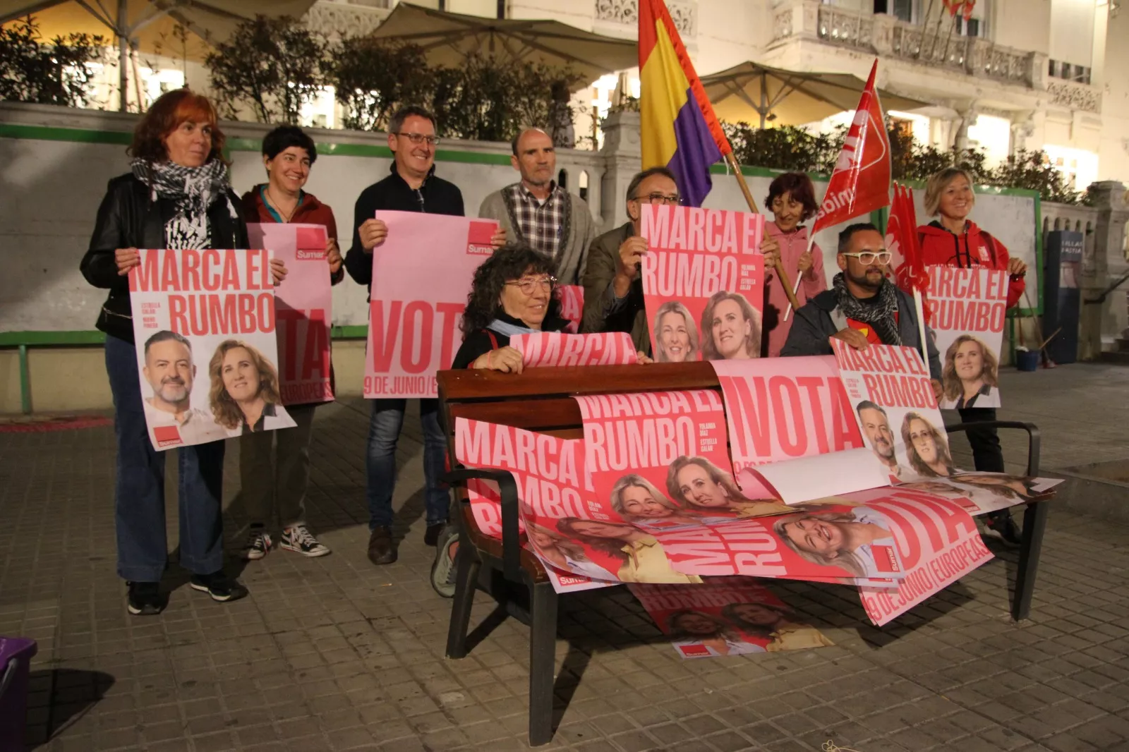 Pegada de carteles de las elecciones europeas del 9J. Foto Carlos Neofato