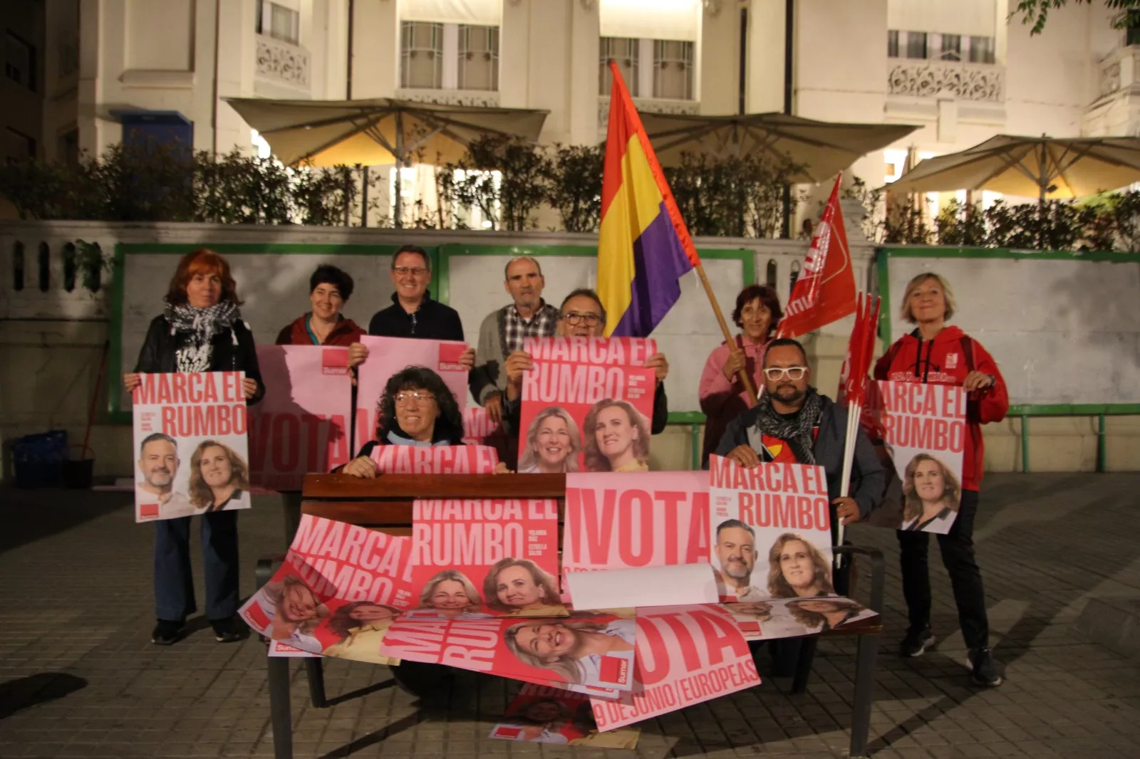 Pegada de carteles de las elecciones europeas del 9J. Foto Carlos Neofato