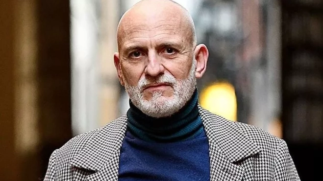 Alejandro Palomas ha participado en la Feria del Libro de Huesca en otras ocasiones. Alejandro Palomas ha participado en la Feria del Libro de Huesca en otras ocasiones.