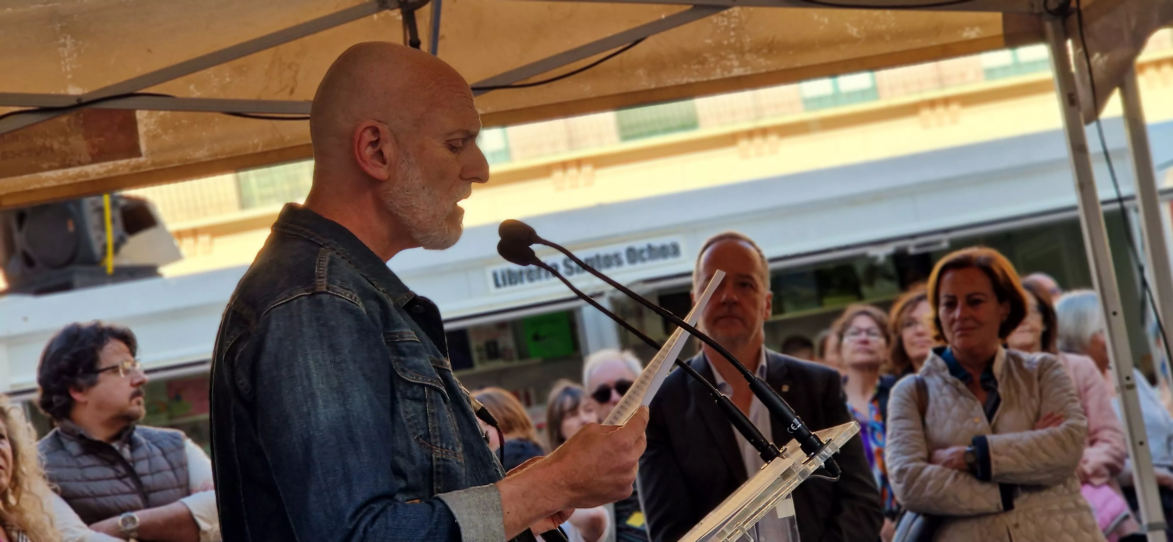Alejandro Palomas. Inauguración de la 40º Feria del Libro de Huesca. Foto Myriam Martínez