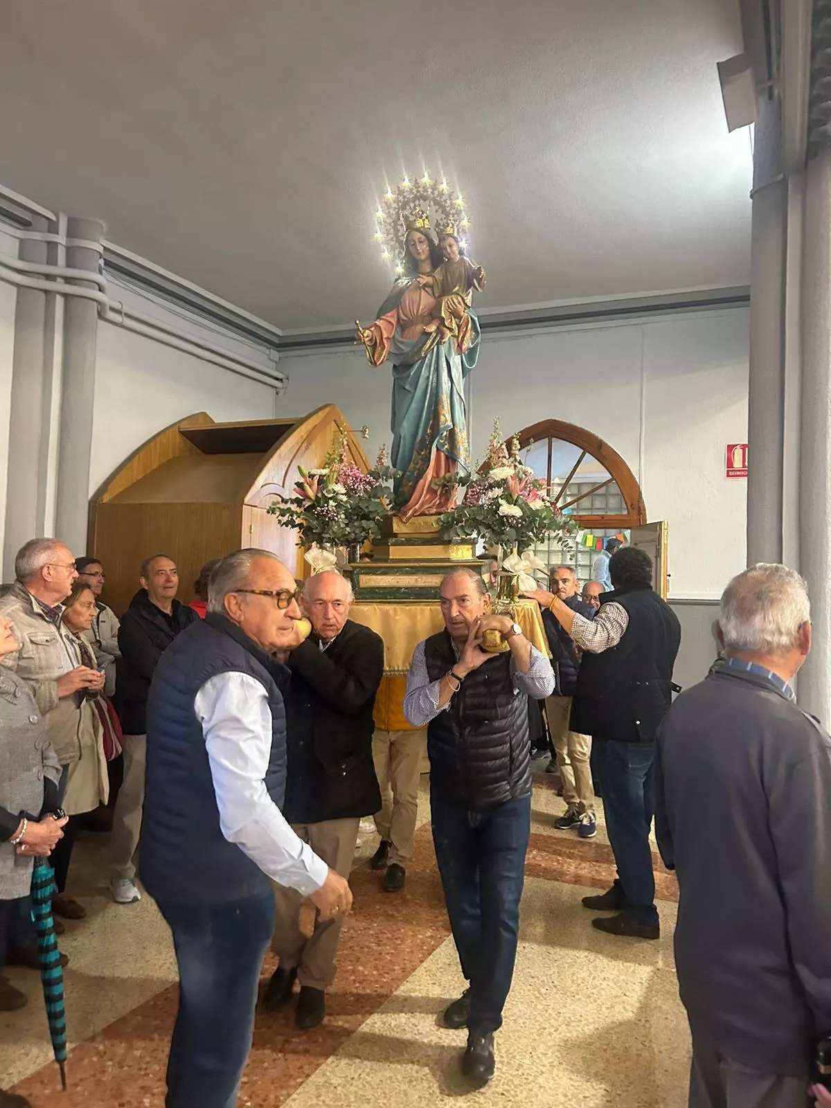 Rosario de la Aurora de María Auxiliadora. Foto Mamen Vargas