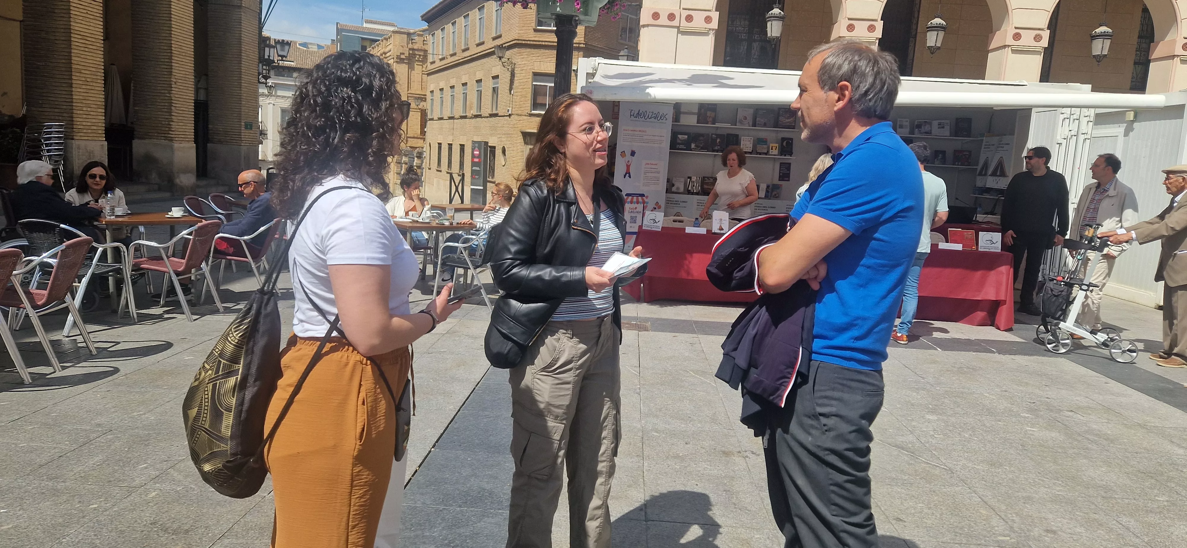 Sábado 25 de mayo en la Feria del Libro de Huesca. Foto Myriam Martínez