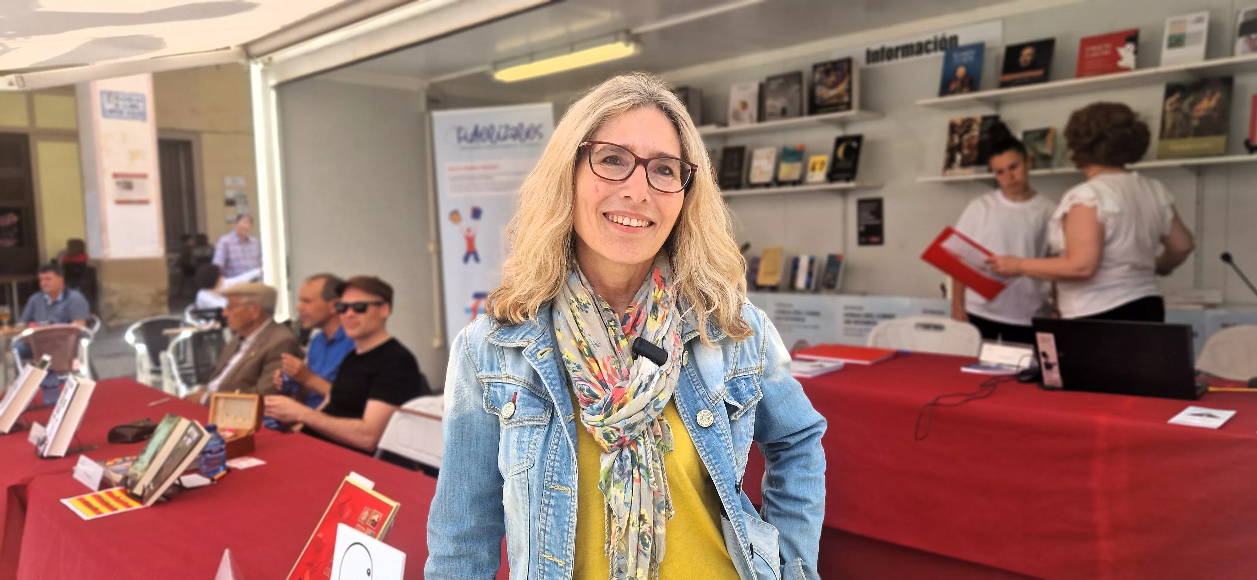 Cris Bernadó, en la Feria del Libro de Huesca. Foto Myriam Martínez