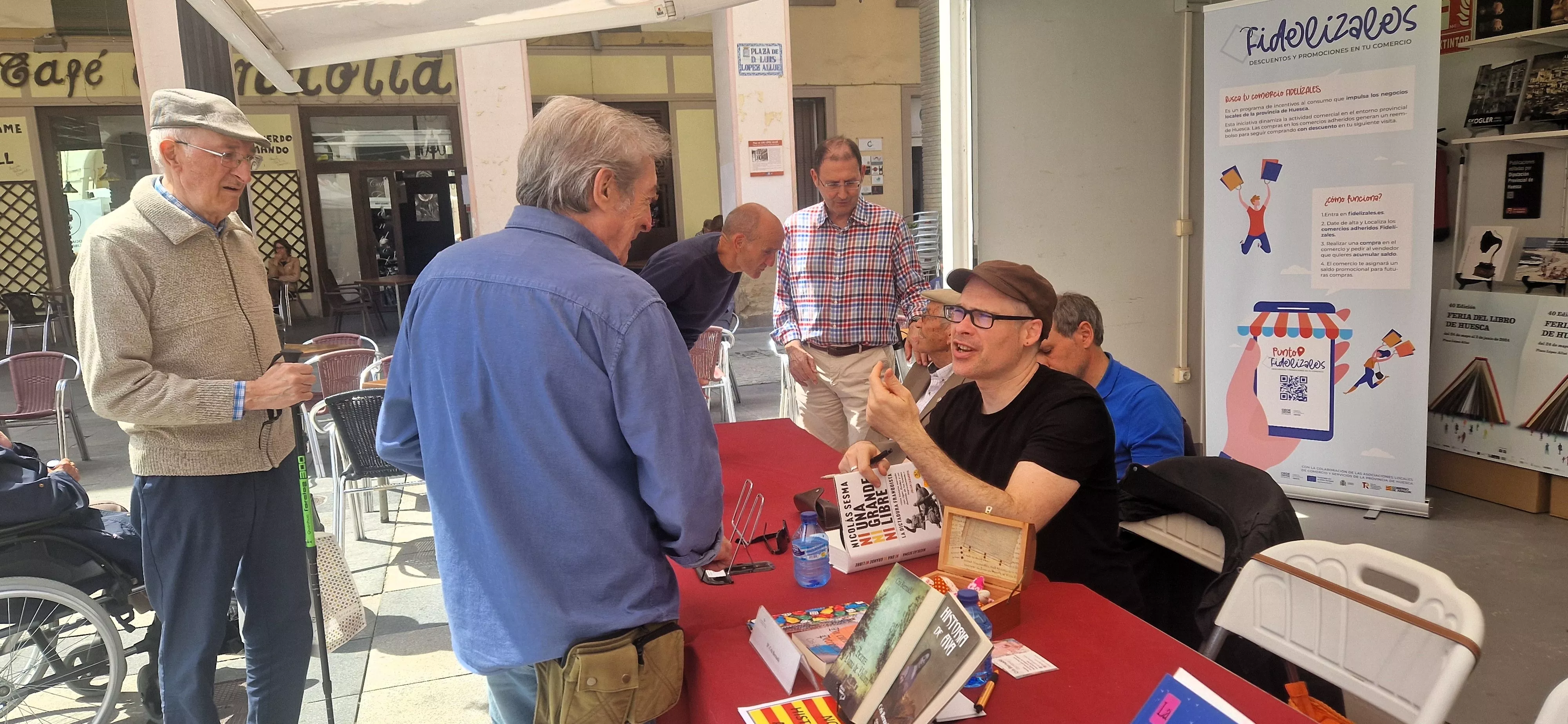 Sábado 25 de mayo en la Feria del Libro de Huesca. Foto Myriam Martínez