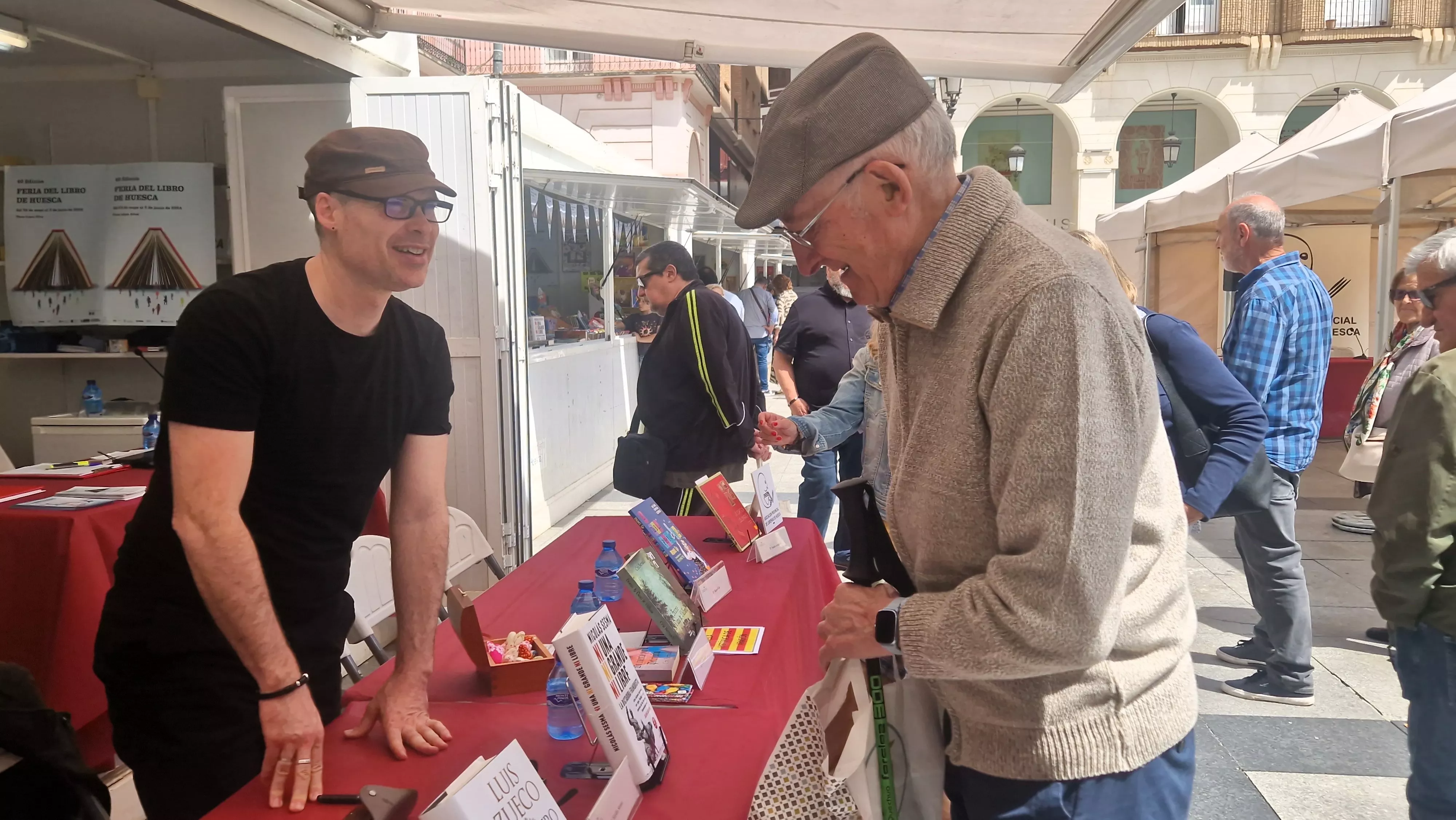 Sábado 25 de mayo en la Feria del Libro de Huesca. Foto Myriam Martínez