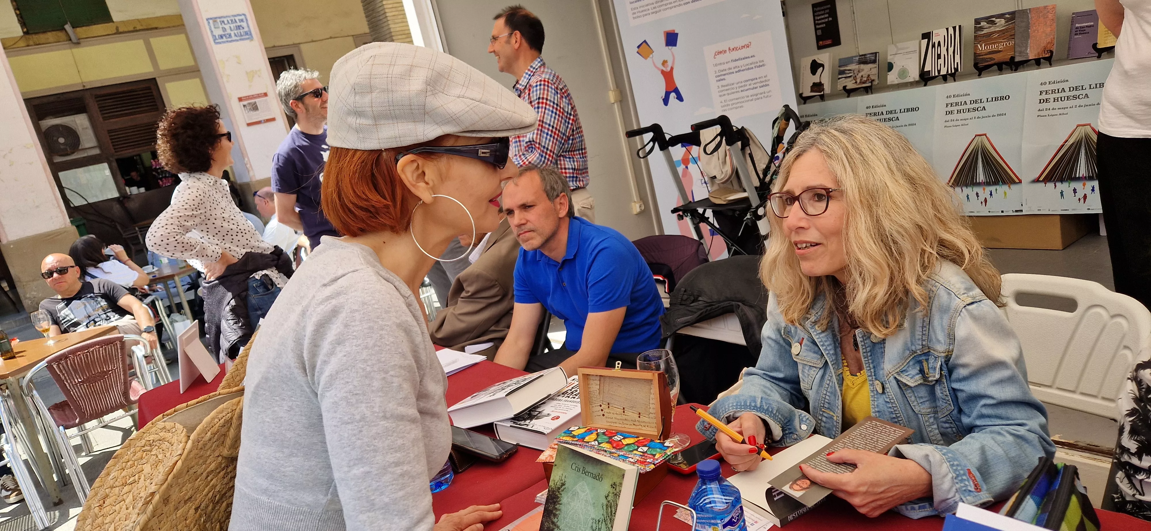 Sábado 25 de mayo en la Feria del Libro de Huesca. Foto Myriam Martínez