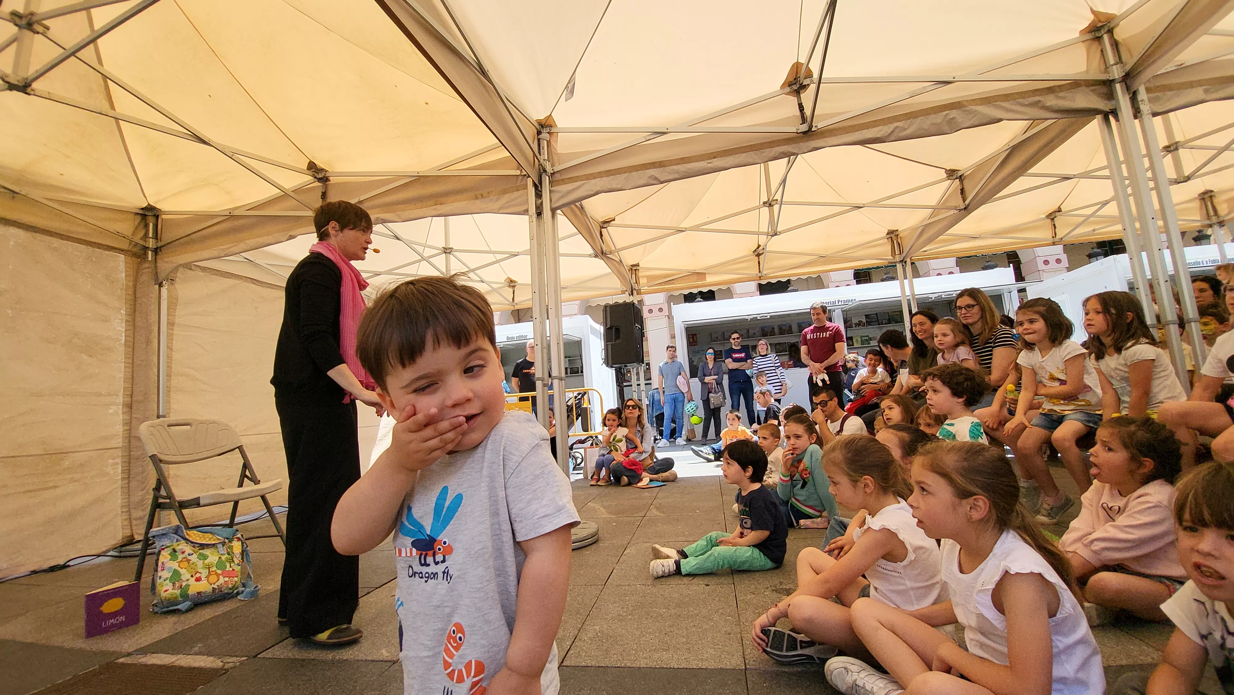 Un mundo de cuentos”, con Sandra Araguás, en la Feria del Libro. Foto Mercedes Manterola
