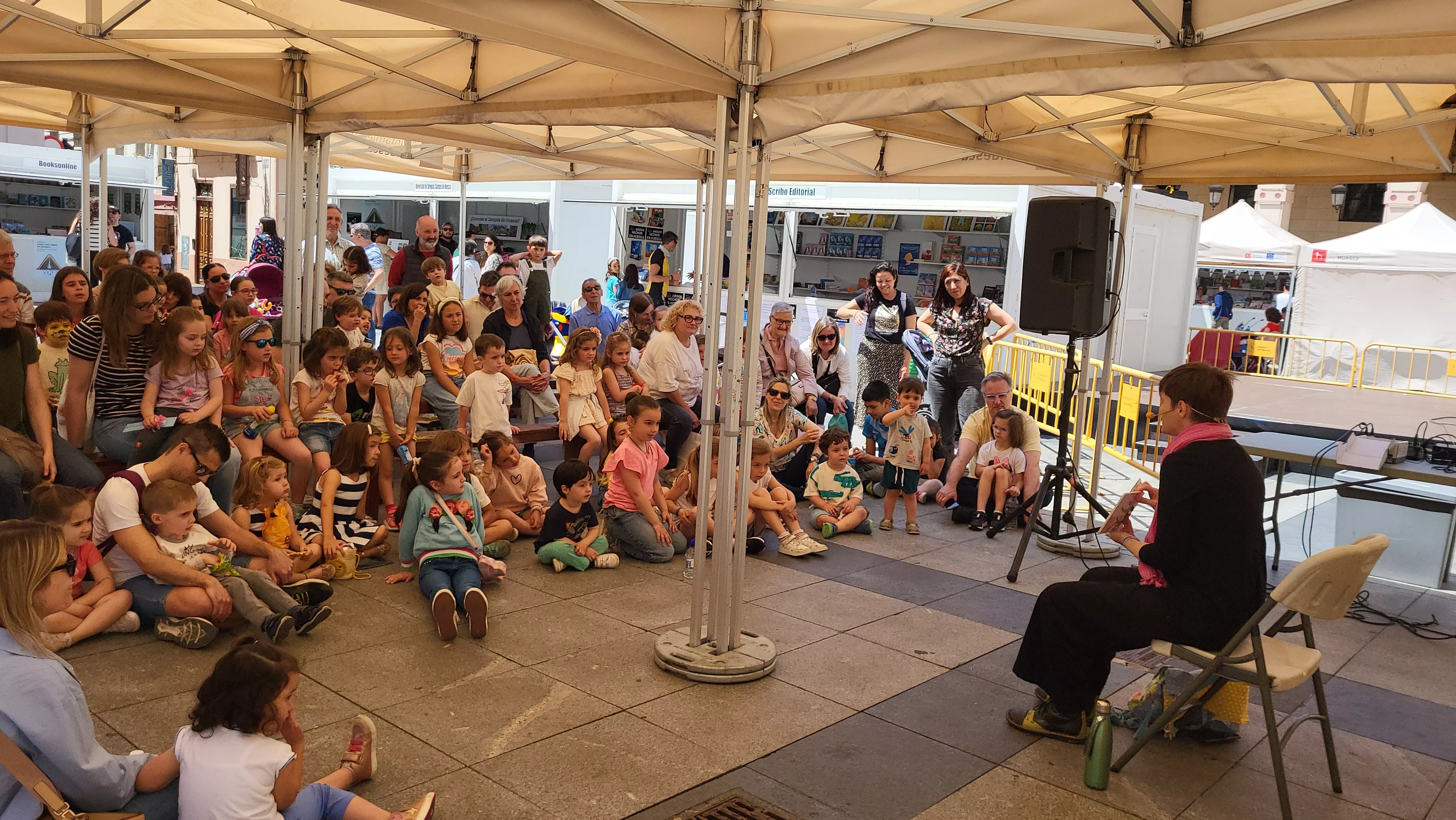 Un mundo de cuentos”, con Sandra Araguás, en la Feria del Libro. Foto Mercedes Manterola