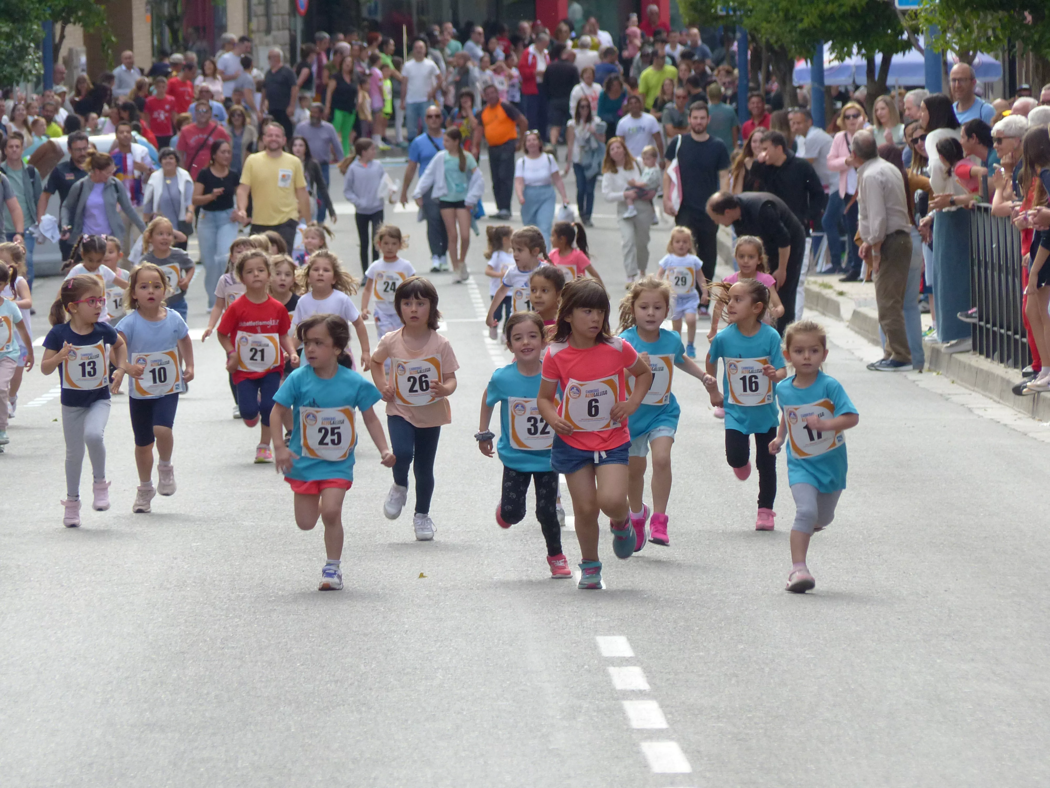 Gran fiesta atlética en Sabiñánigo. Foto Andrés Alcaraz.