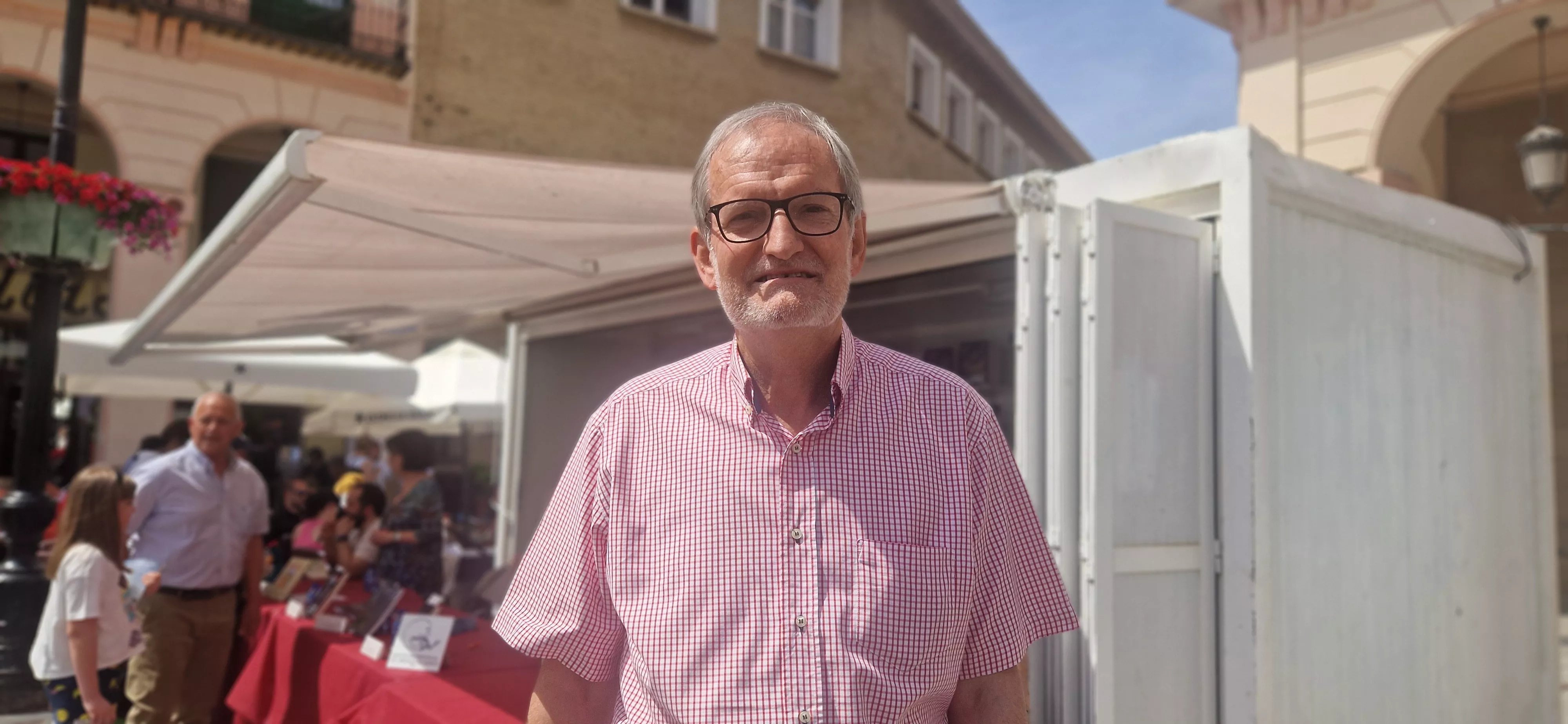 José Antonio Adell, en la 40 Feria del Libro de Huesca. Foto Myriam Martínez