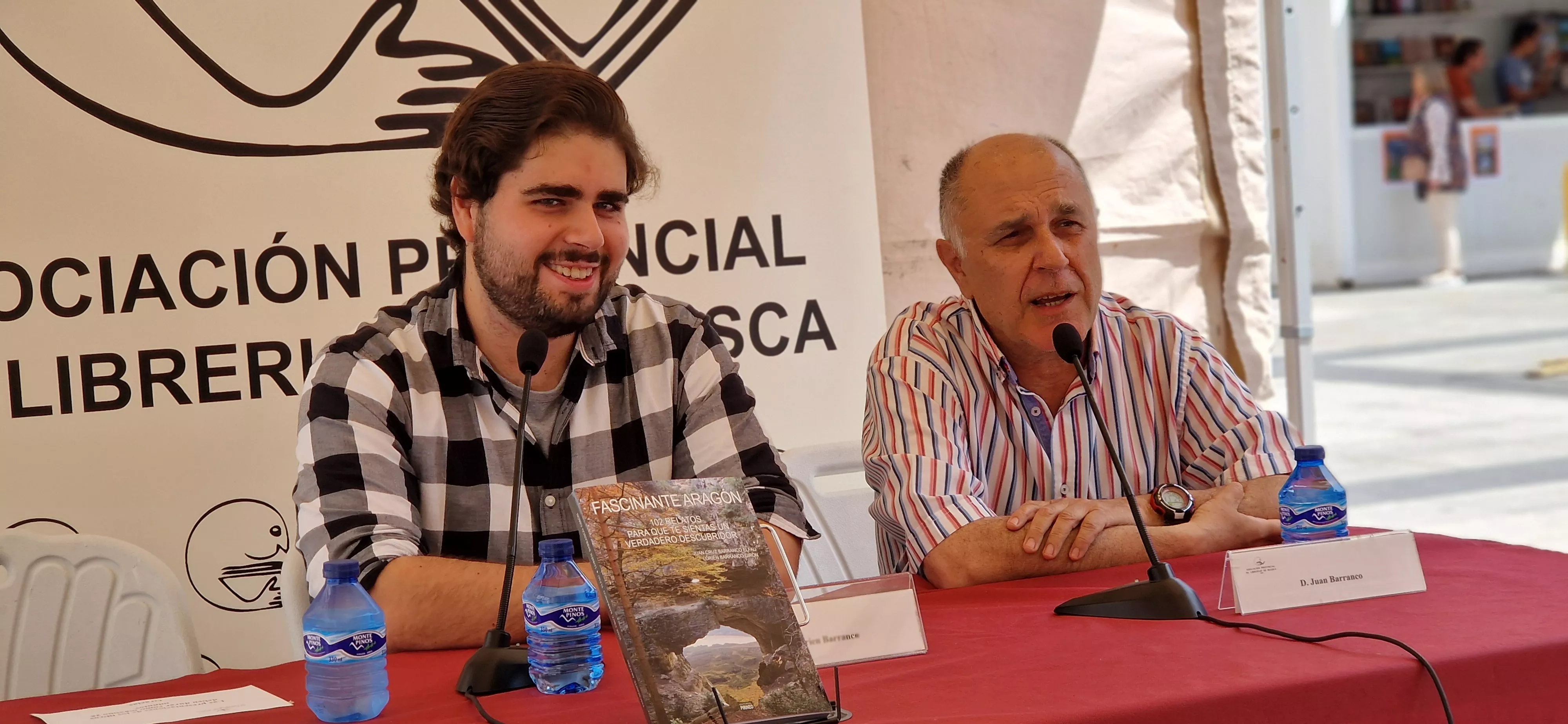 Lorien y Juan Barranco, en la 40ª Feria del Libro de Huesca.  Foto Myriam Martínez