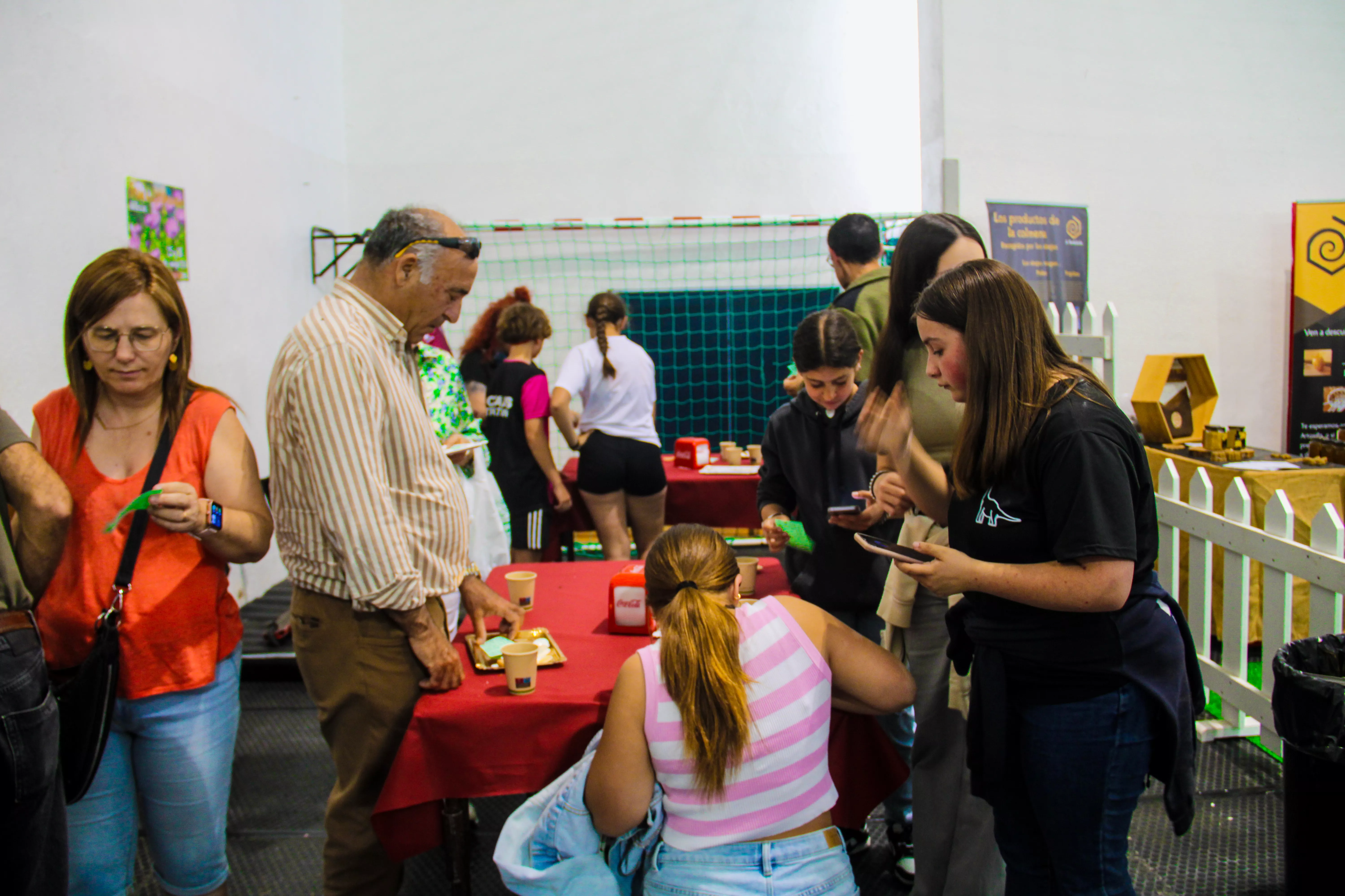 Público en la Feria de la Primavera de Biescas. Foto J. Molino Guisado