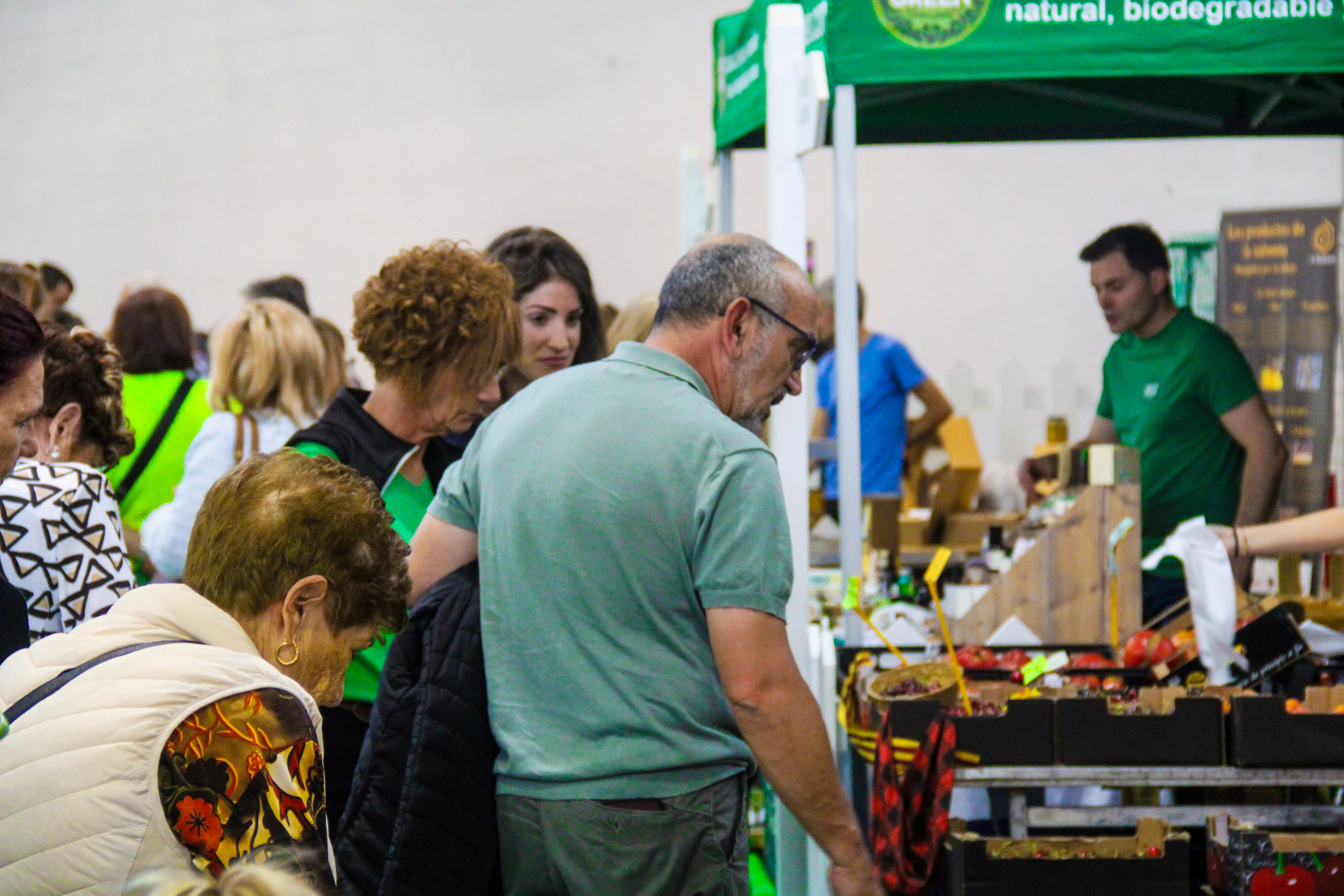 Público en la Feria de la Primavera de Biescas. Foto J. Molino Guisado
