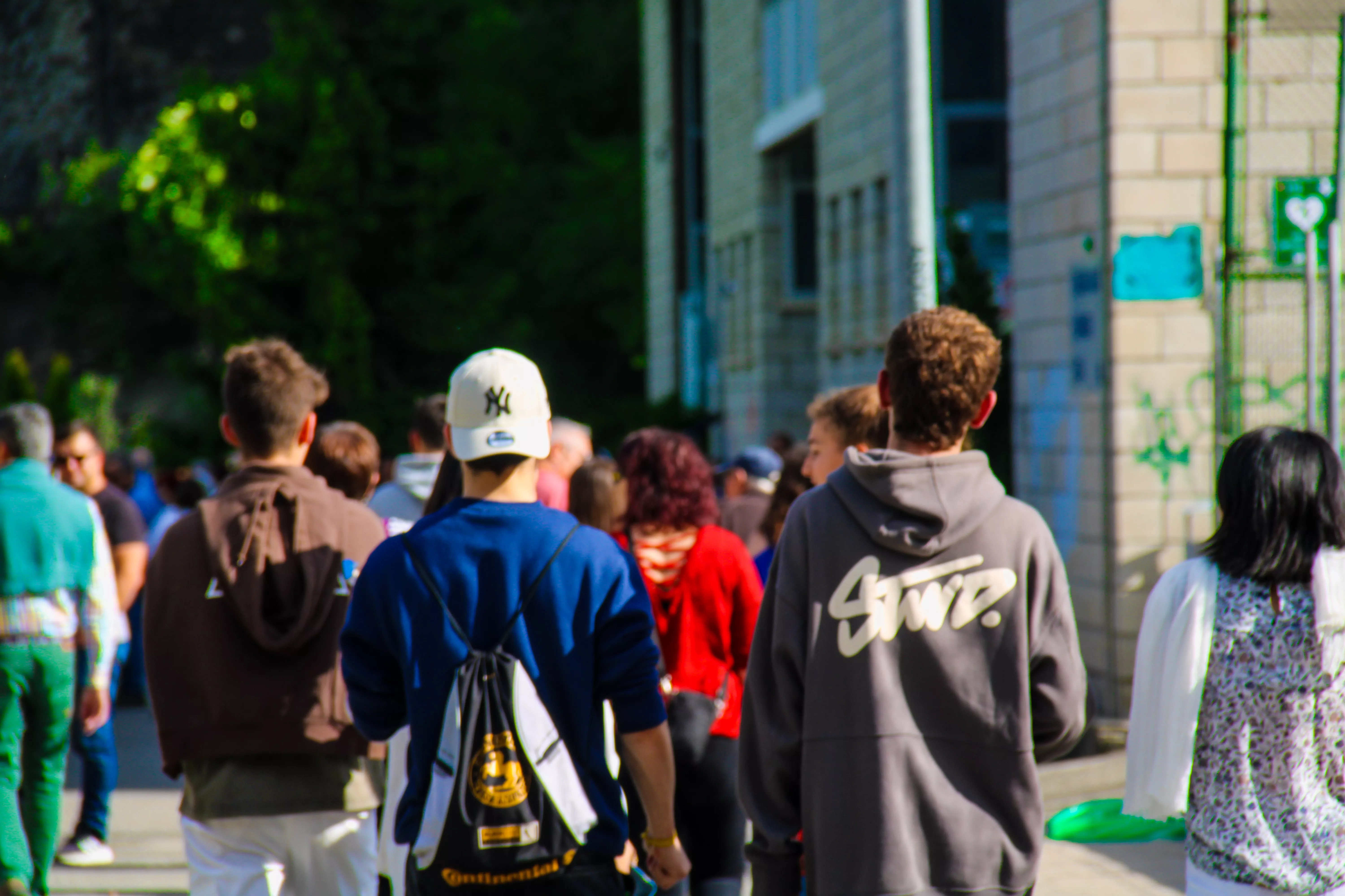 Público en la Feria de la Primavera de Biescas. Foto J. Molino Guisado