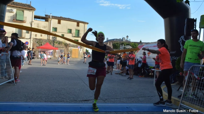 Ana María Humanes, ganadora de la carrera larga femenina. Foto: Manolo Susín. Ana María Humanes, ganadora de la carrera larga femenina. Foto: Manolo Susín.