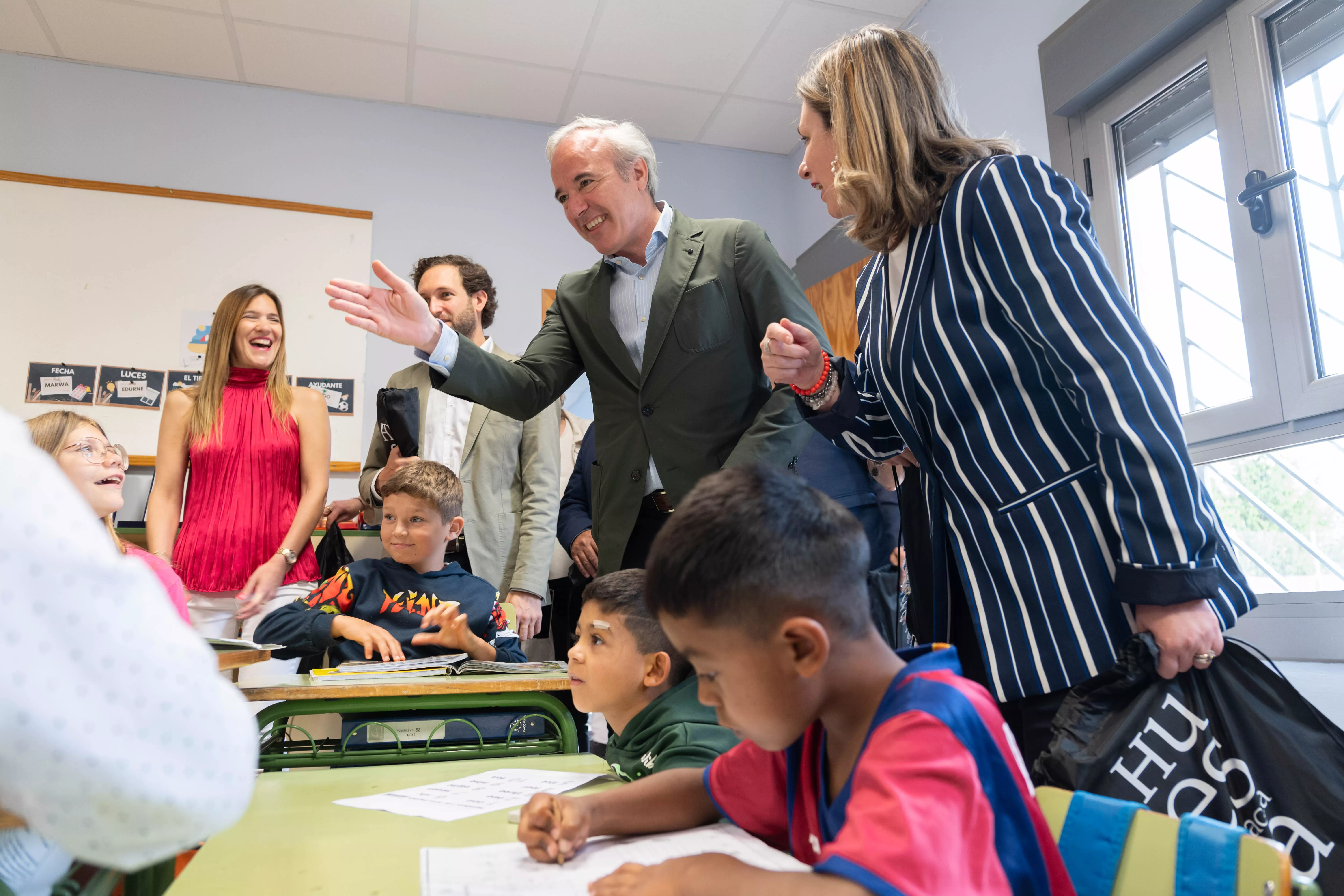 Imagen de archivo de la presentación del plan de escuelas rurales de DGA y DPH. Foto Fabián Simón