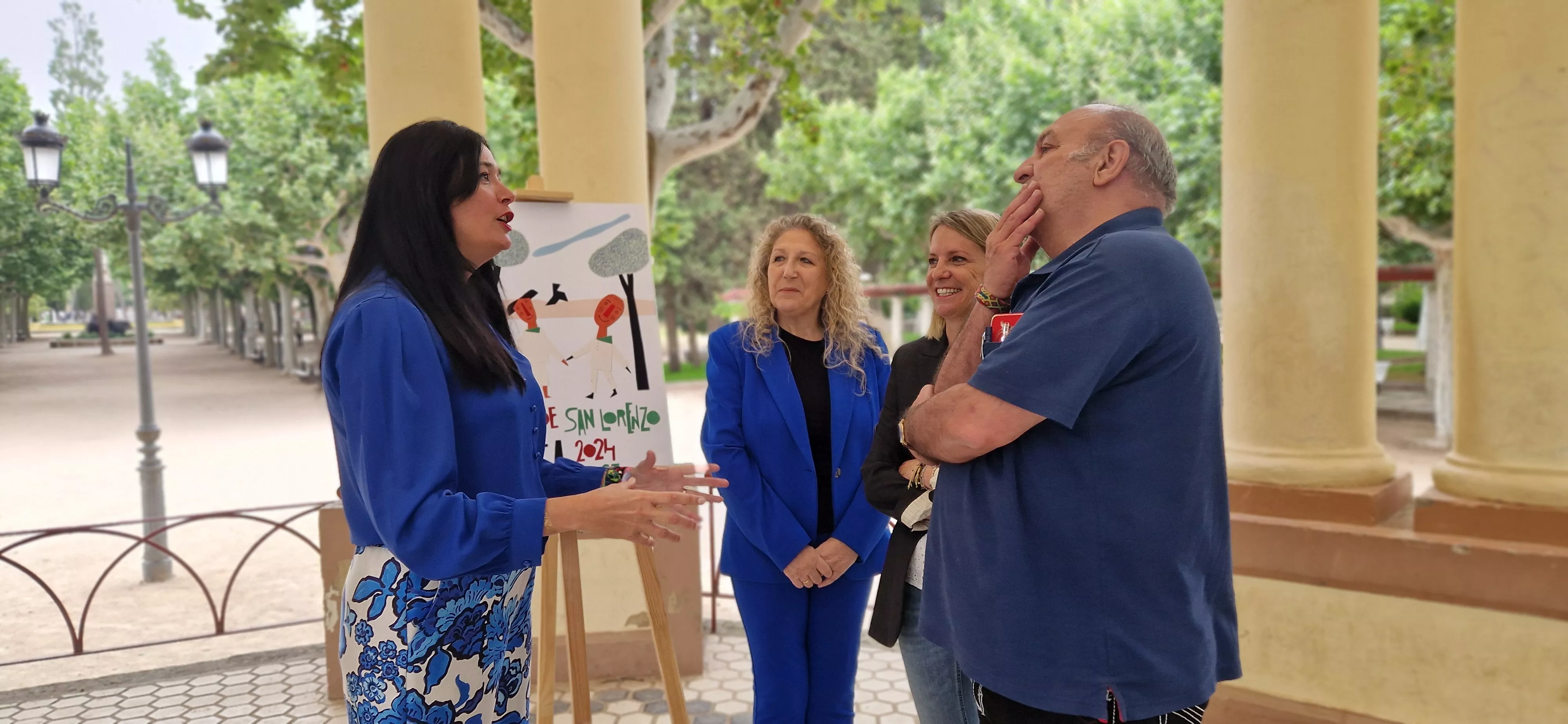 Presentación del cartel de las fiestas de San Lorenzo 2024 obra de Antonio Santos. Foto Myriam Martínez