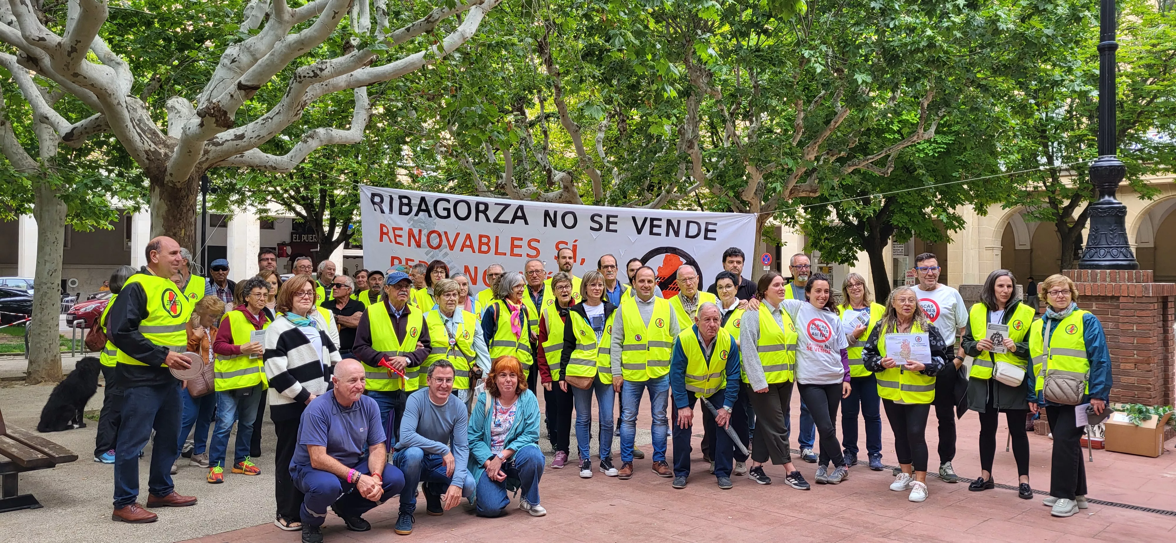 Concentración en Huesca de la Plataforma Ribagorza No Se Vende. Foto Mercedes Manterola