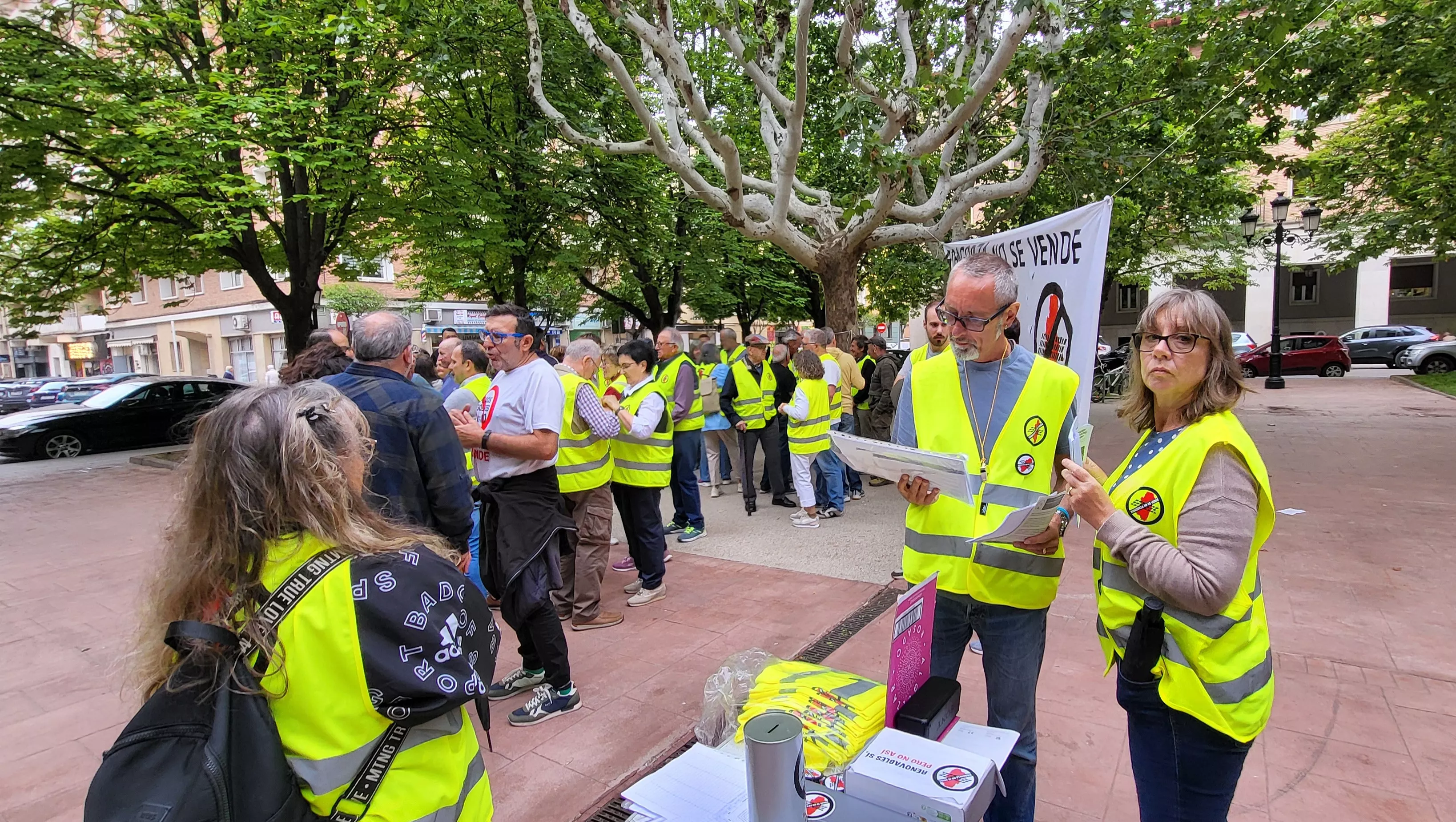 Concentración en Huesca contra los macroparques fotovoltacicos. Foto Mercedes Manterola