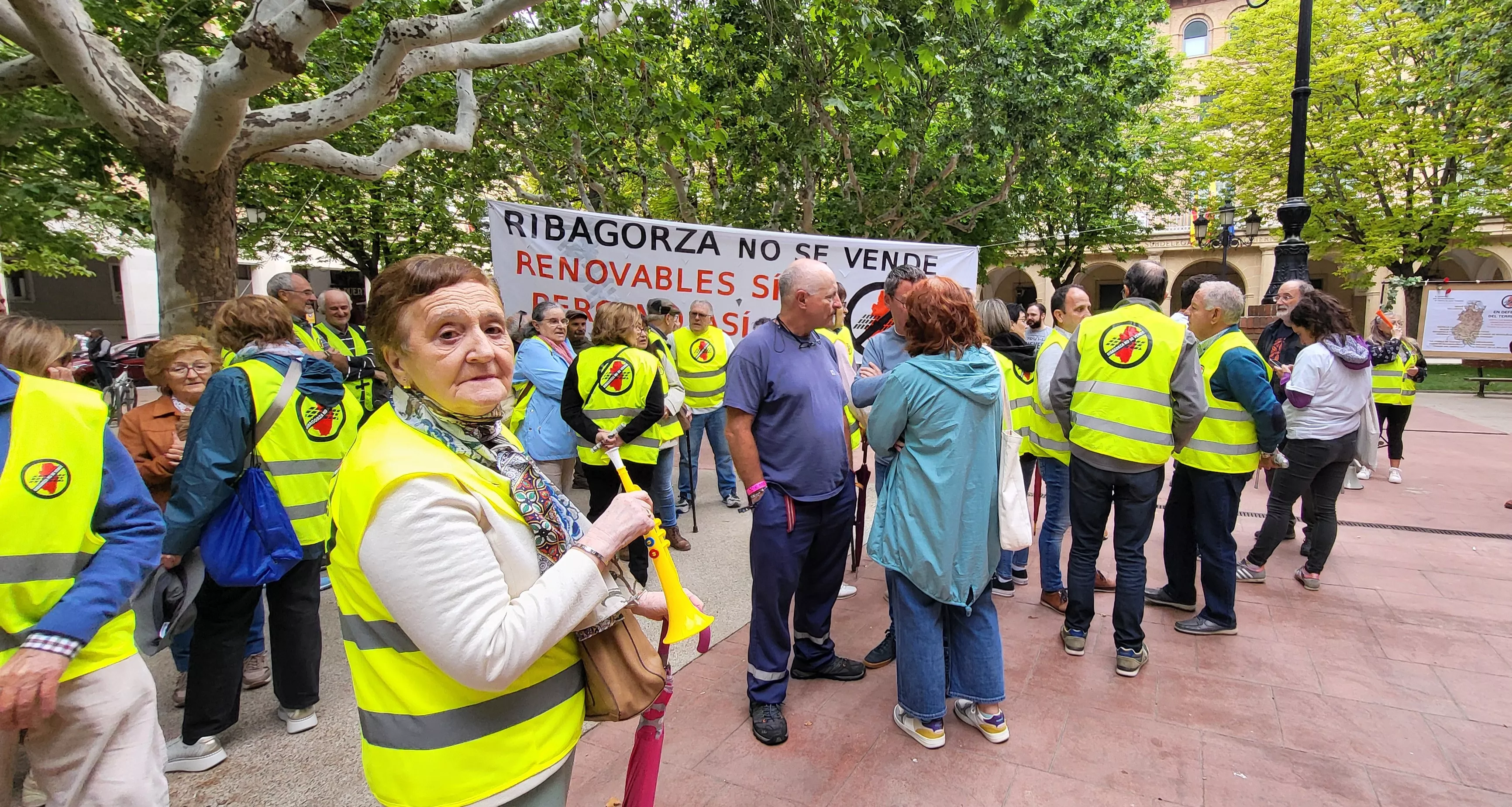 Concentración en Huesca contra los macroparques fotovoltacicos. Foto Mercedes Manterola