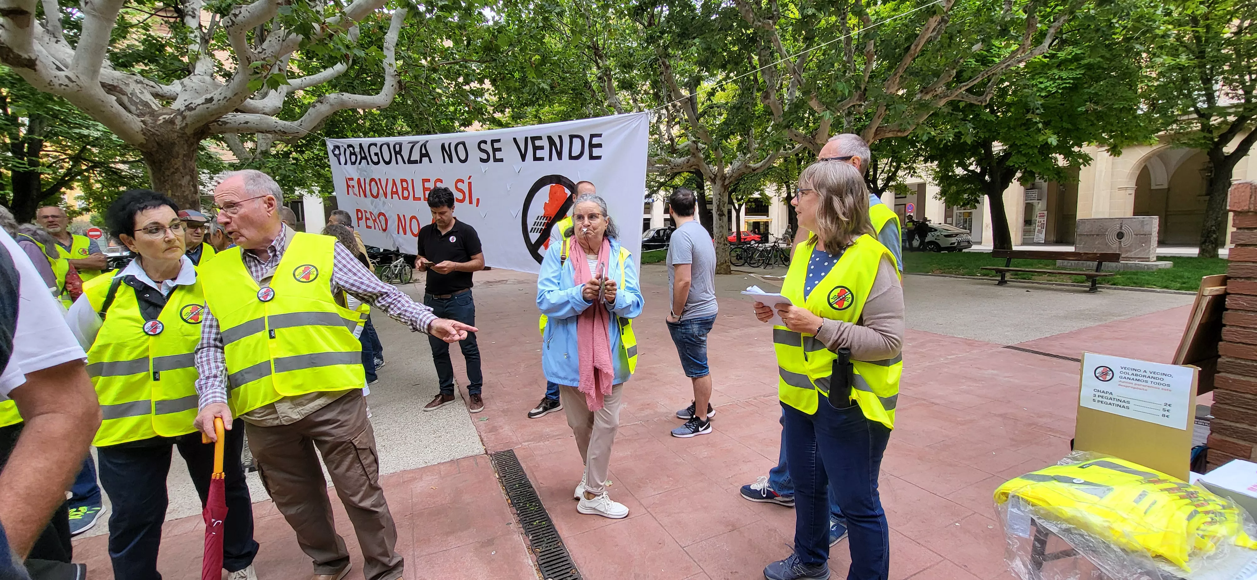 Concentración en Huesca contra los macroparques fotovoltacicos. Foto Mercedes Manterola