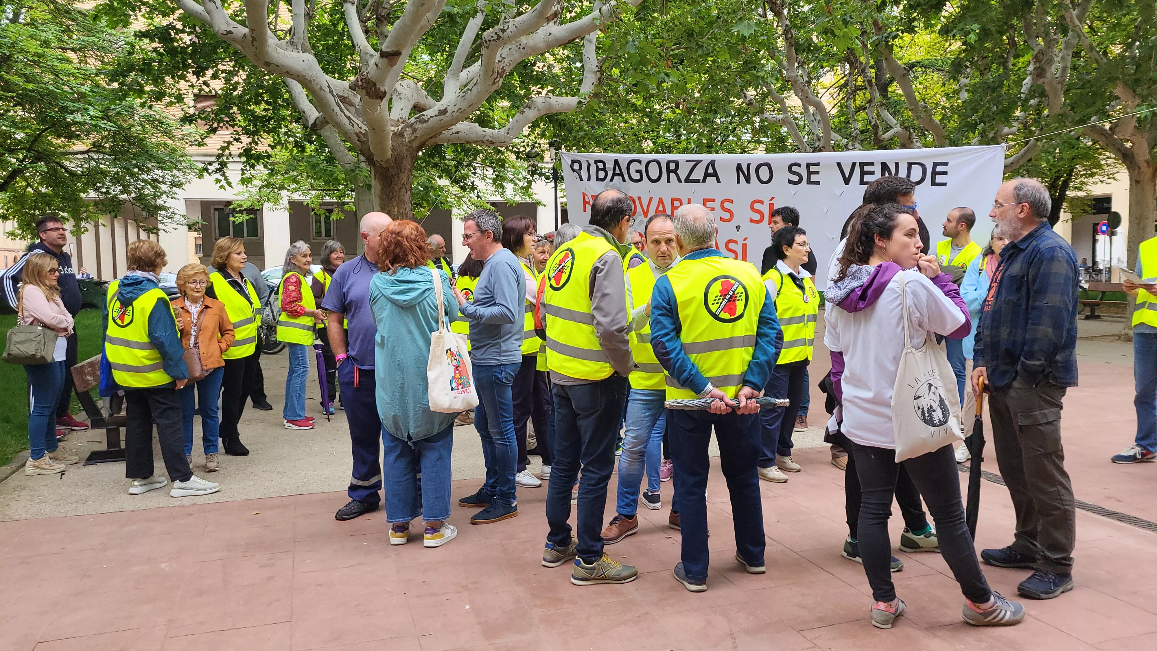 Concentración en Huesca contra los macroparques fotovoltacicos. Foto Mercedes Manterola