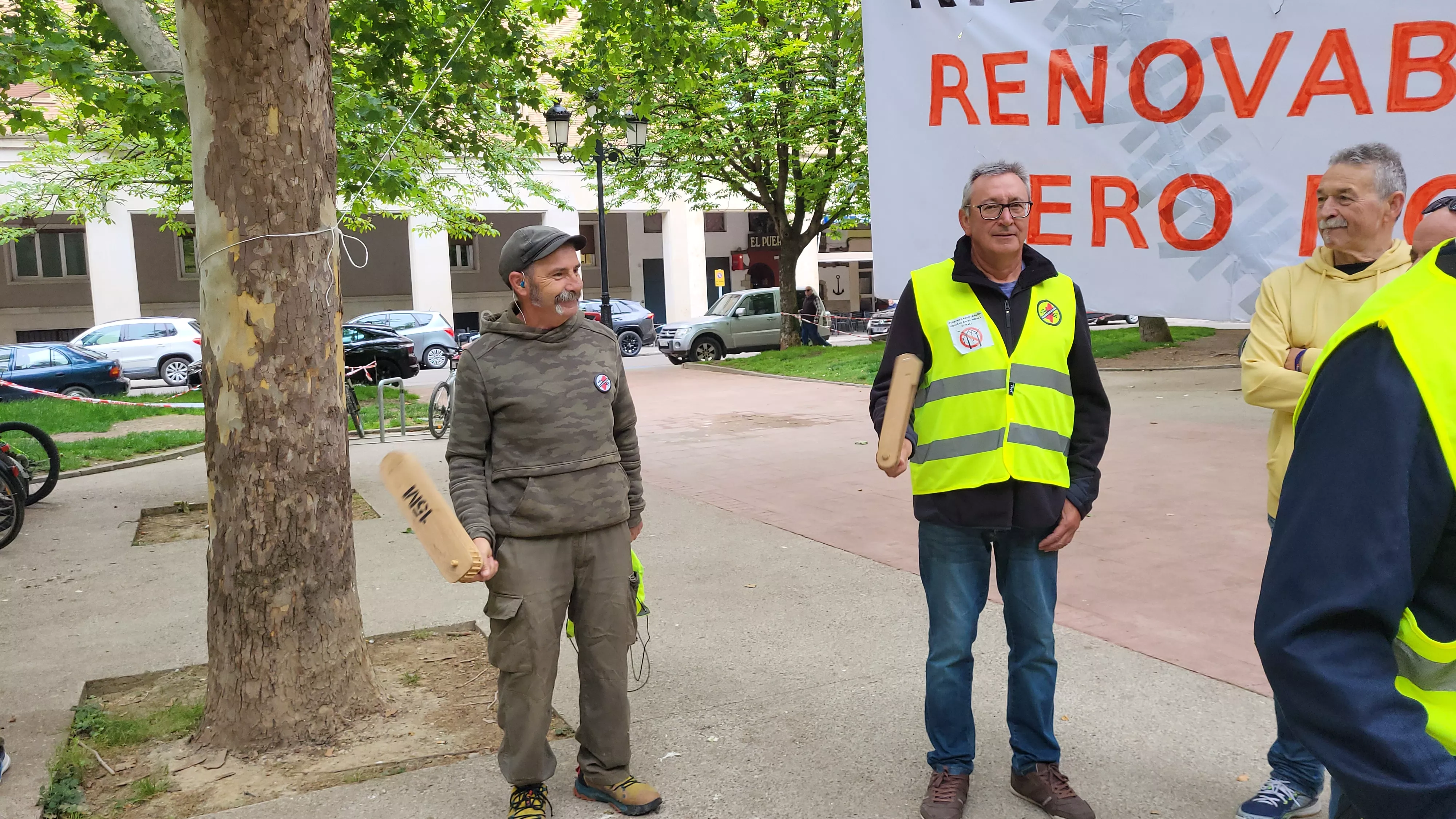 Concentración en Huesca contra los macroparques fotovoltacicos. Foto Mercedes Manterola
