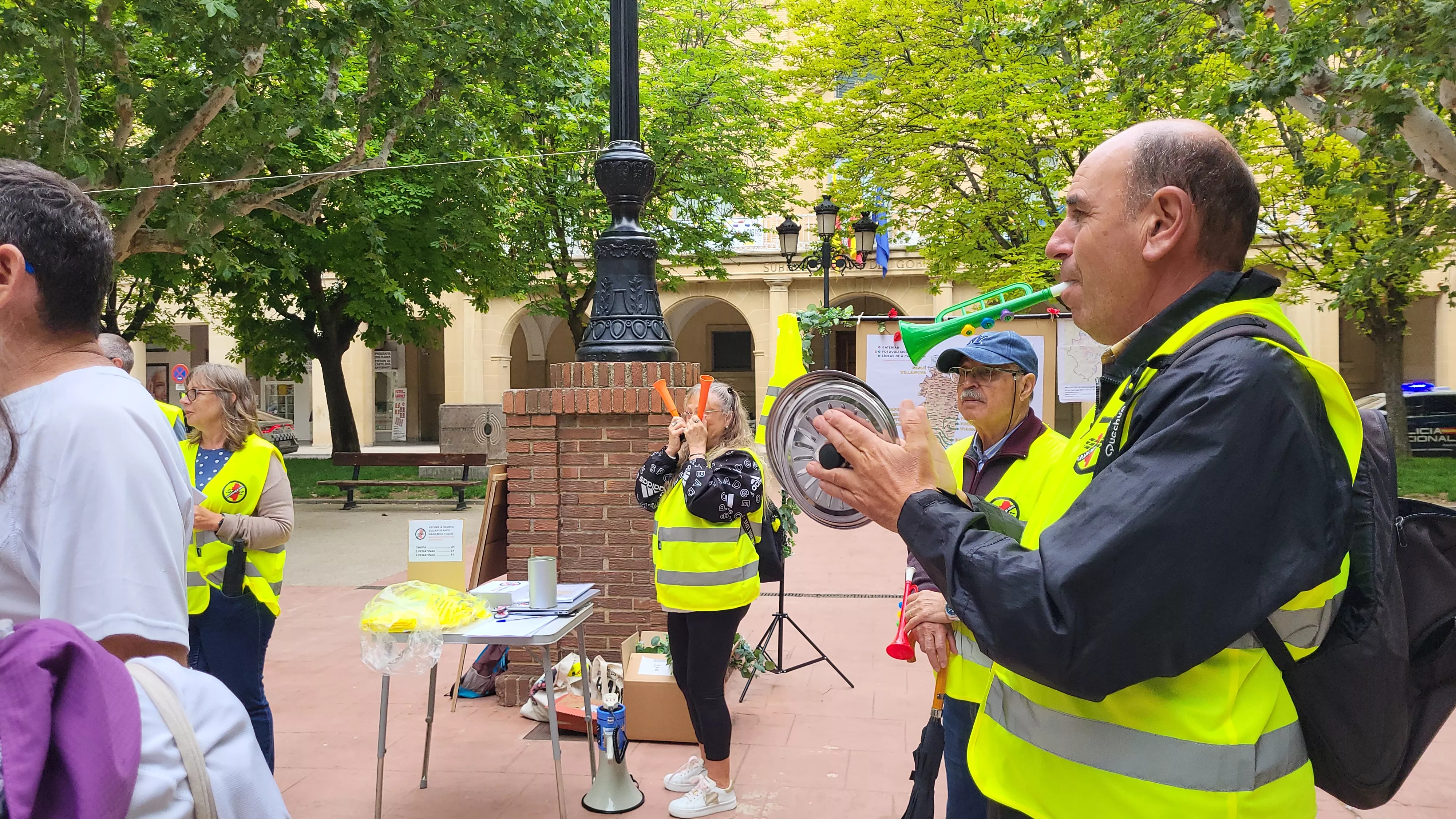 Concentración en Huesca contra los macroparques fotovoltacicos. Foto Mercedes Manterola