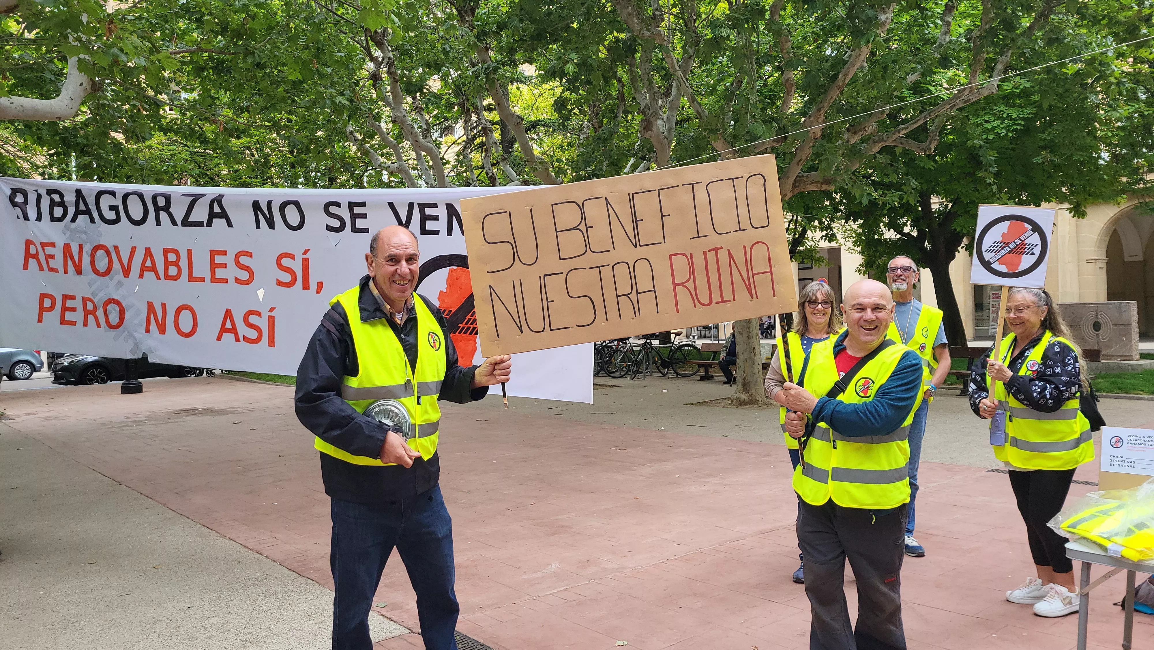 Concentración en Huesca contra los macroparques fotovoltacicos. Foto Mercedes Manterola