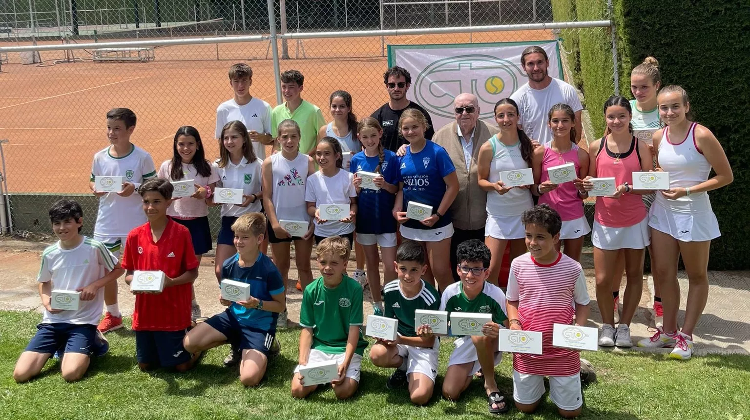 Sara Houghton y Jara Sarasa se llevan el Artero