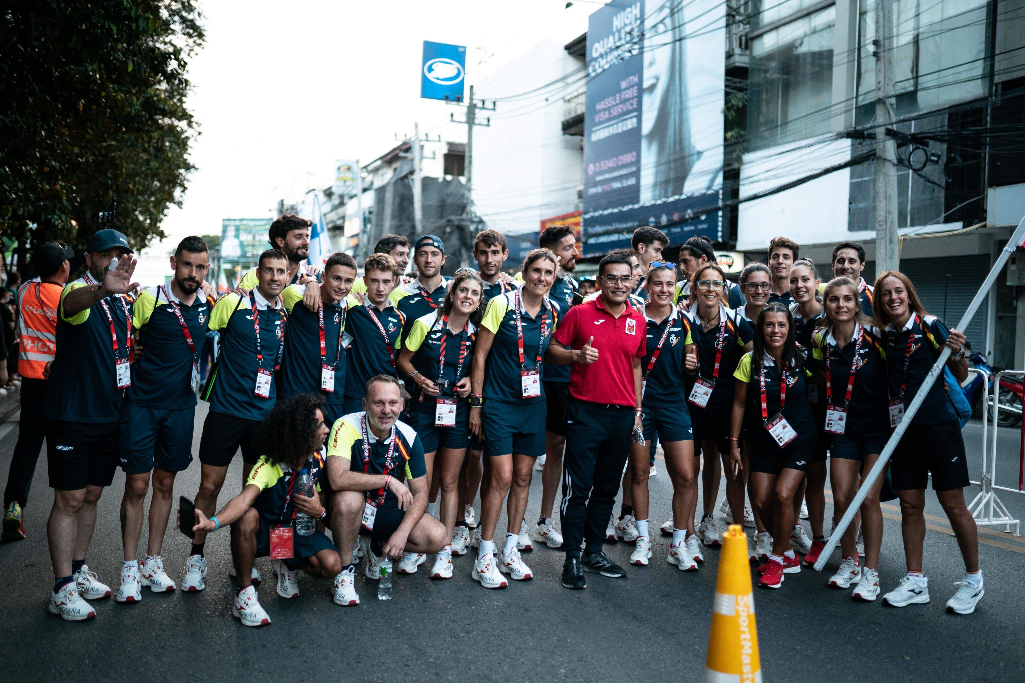 Álvaro Osanz y Virginia Pérez en el Mundial de Trail de Tailandia. Foto: José Miguel Muñoz