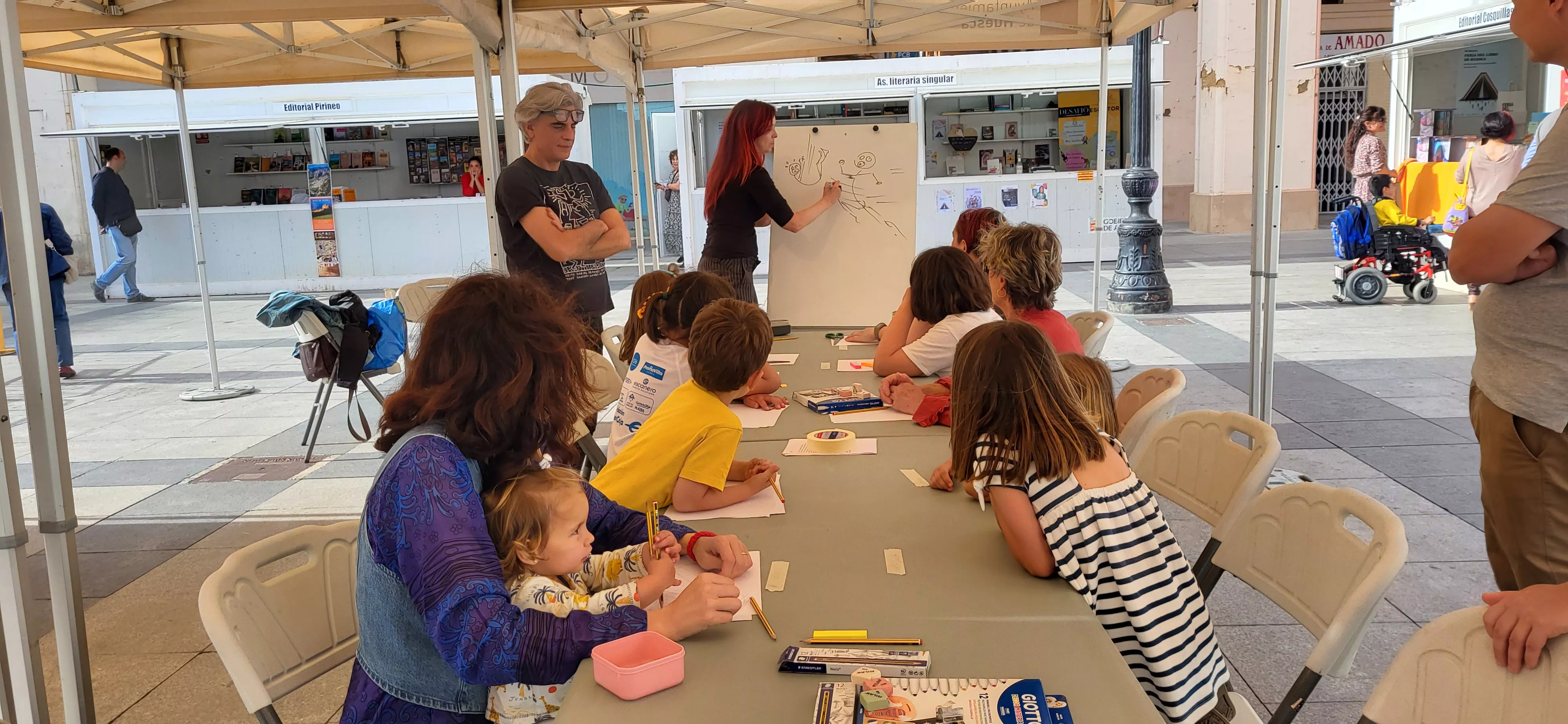 Taller de introducción al cómic y a la poesía gráfica. Foto Mercedes Manterola