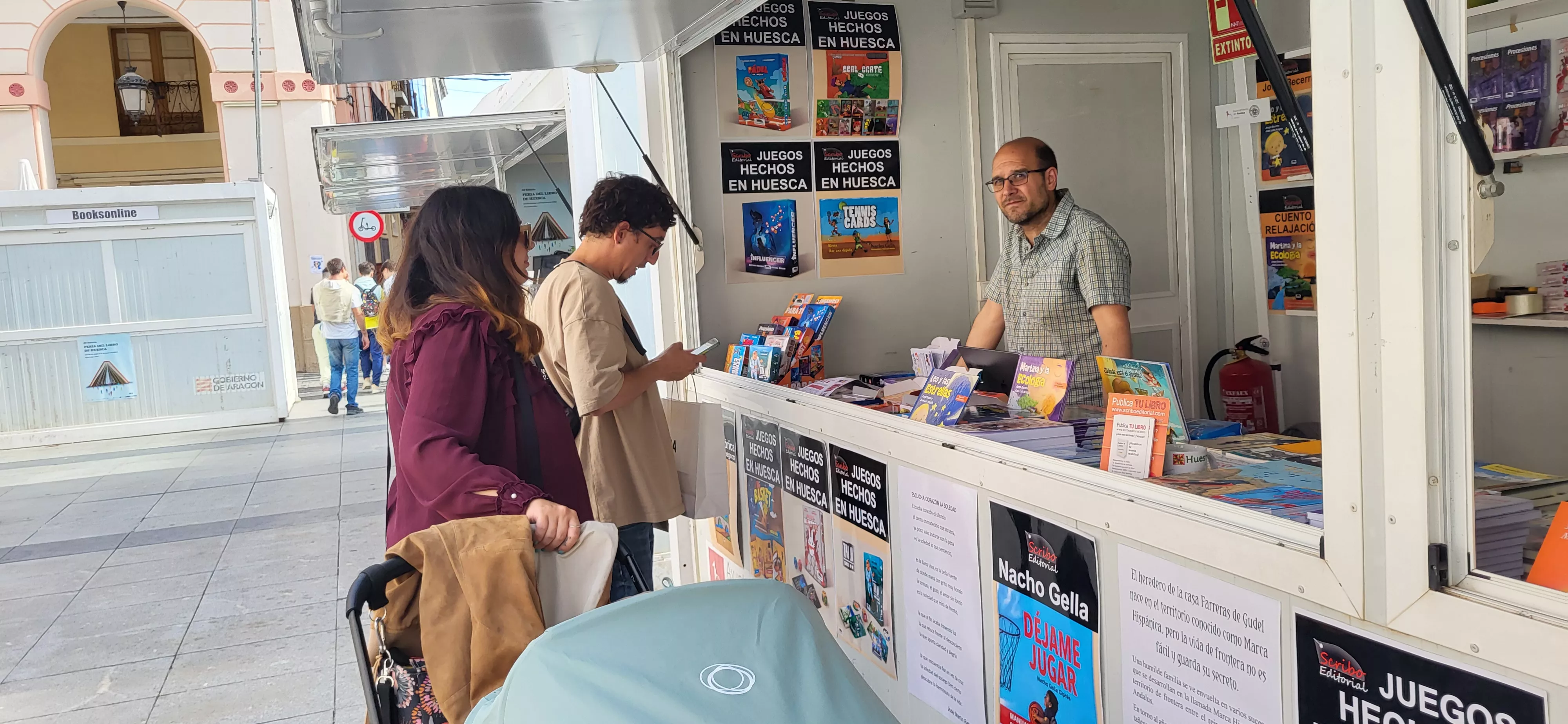 Feria del Libro de Huesca este lunes 27 de mayo. Foto Mercedes Manterola