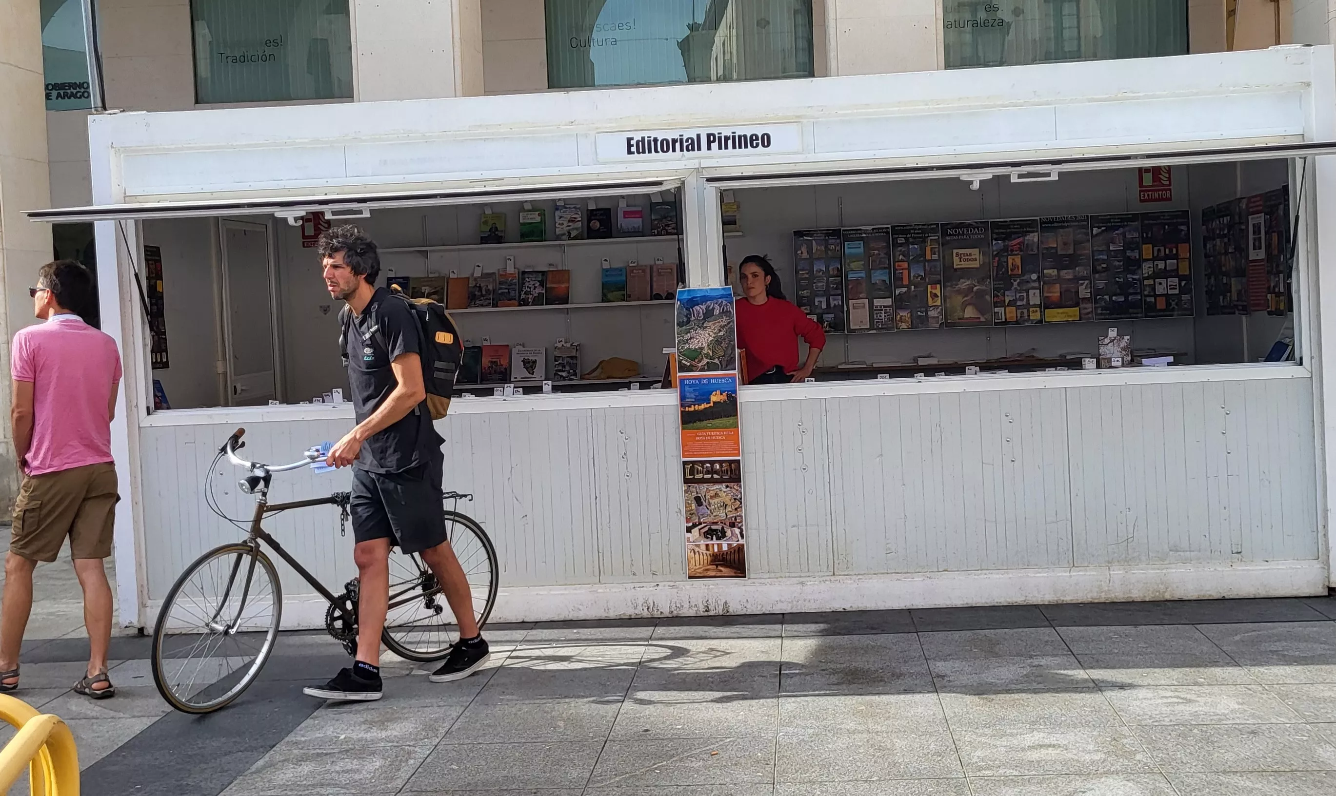 Feria del Libro de Huesca este lunes 27 de mayo. Foto Mercedes Manterola