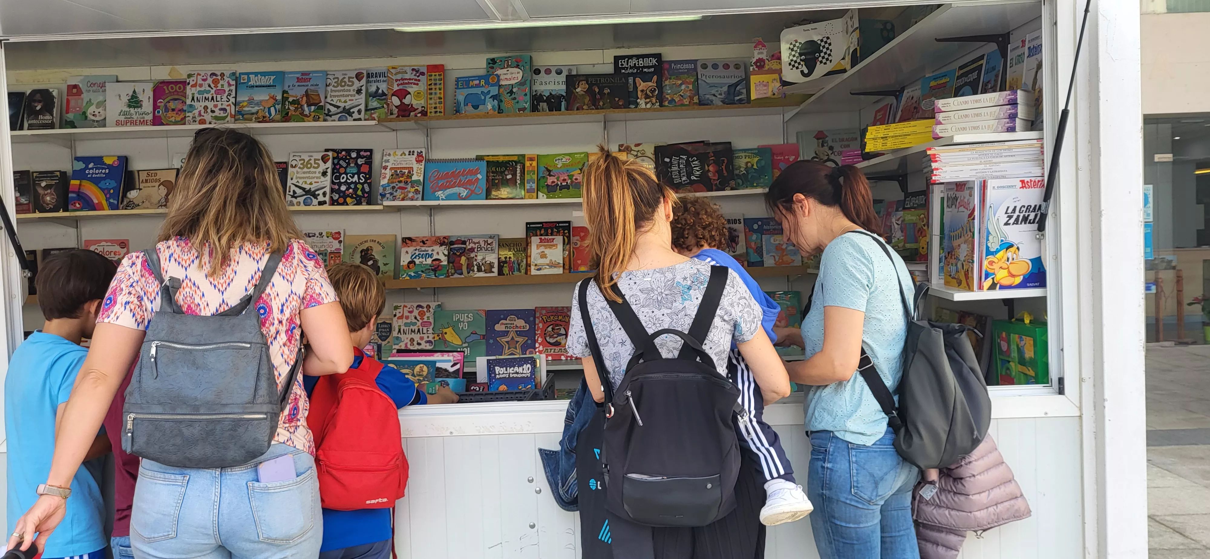 Feria del Libro de Huesca este lunes 27 de mayo. Foto Mercedes Manterola