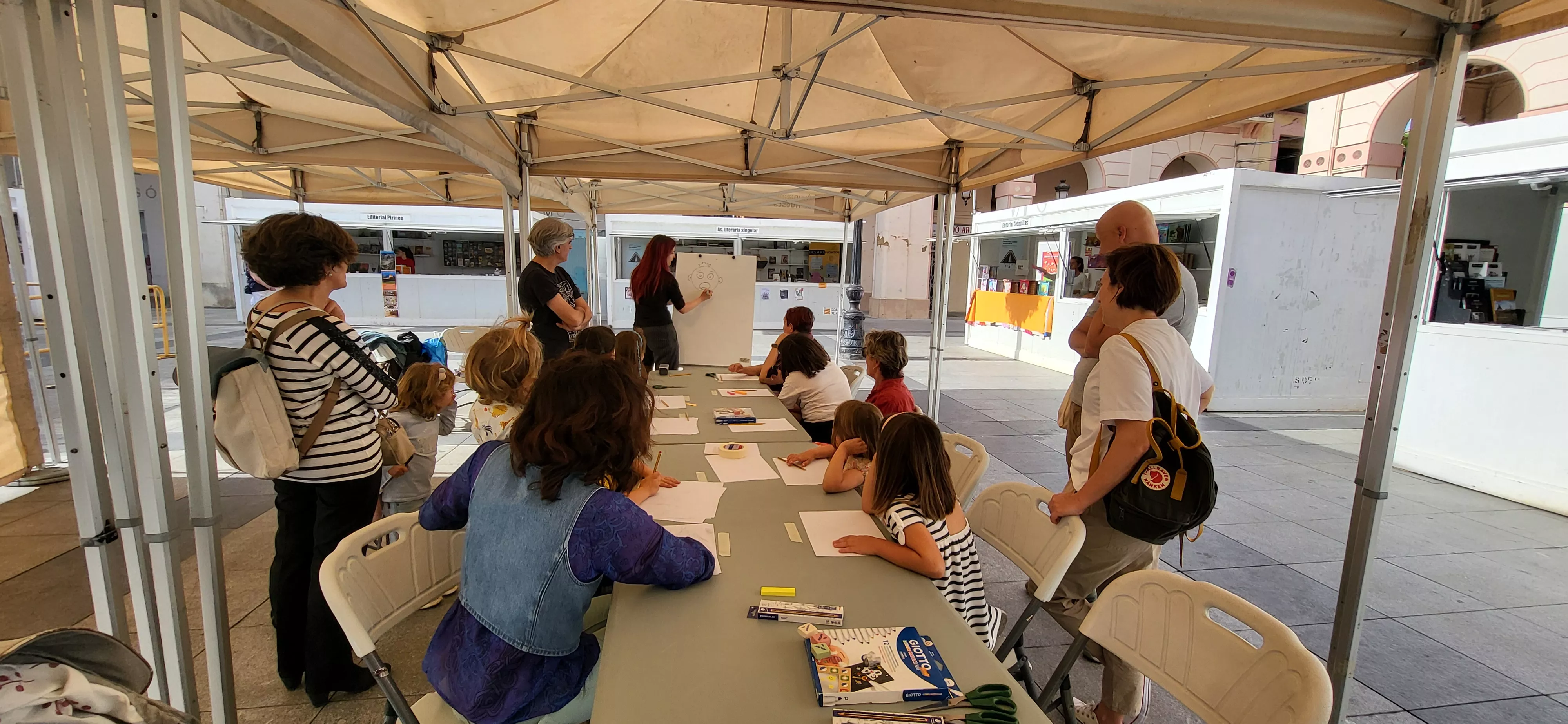 Taller de introducción al cómic y a la poesía gráfica. Foto Mercedes Manterola