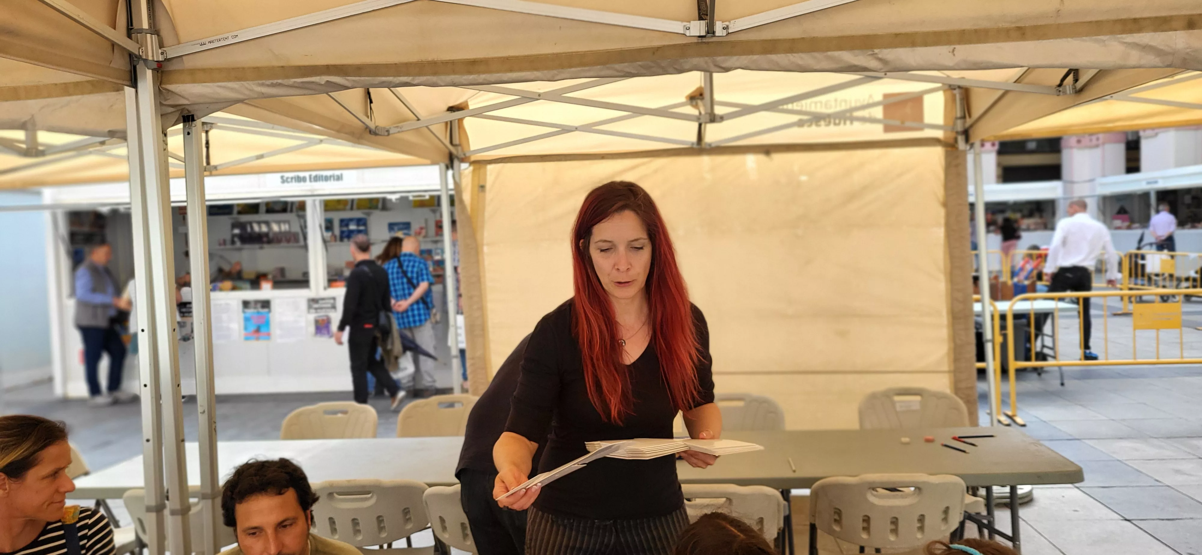 Marta Martínez en el taller de introducción al cómic y a la poesía gráfica. Foto Mercedes Manterola