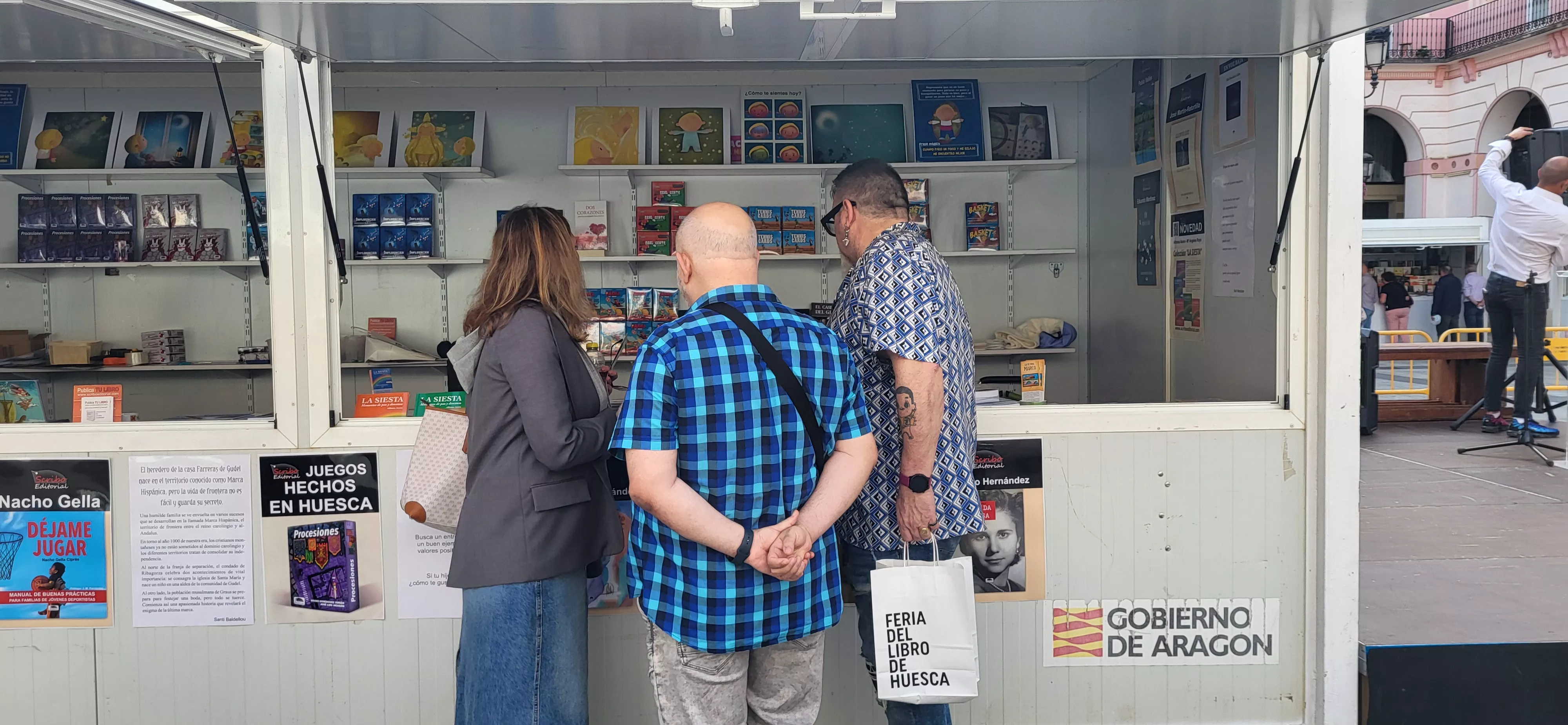 Feria del Libro de Huesca este lunes 27 de mayo. Foto Mercedes Manterola