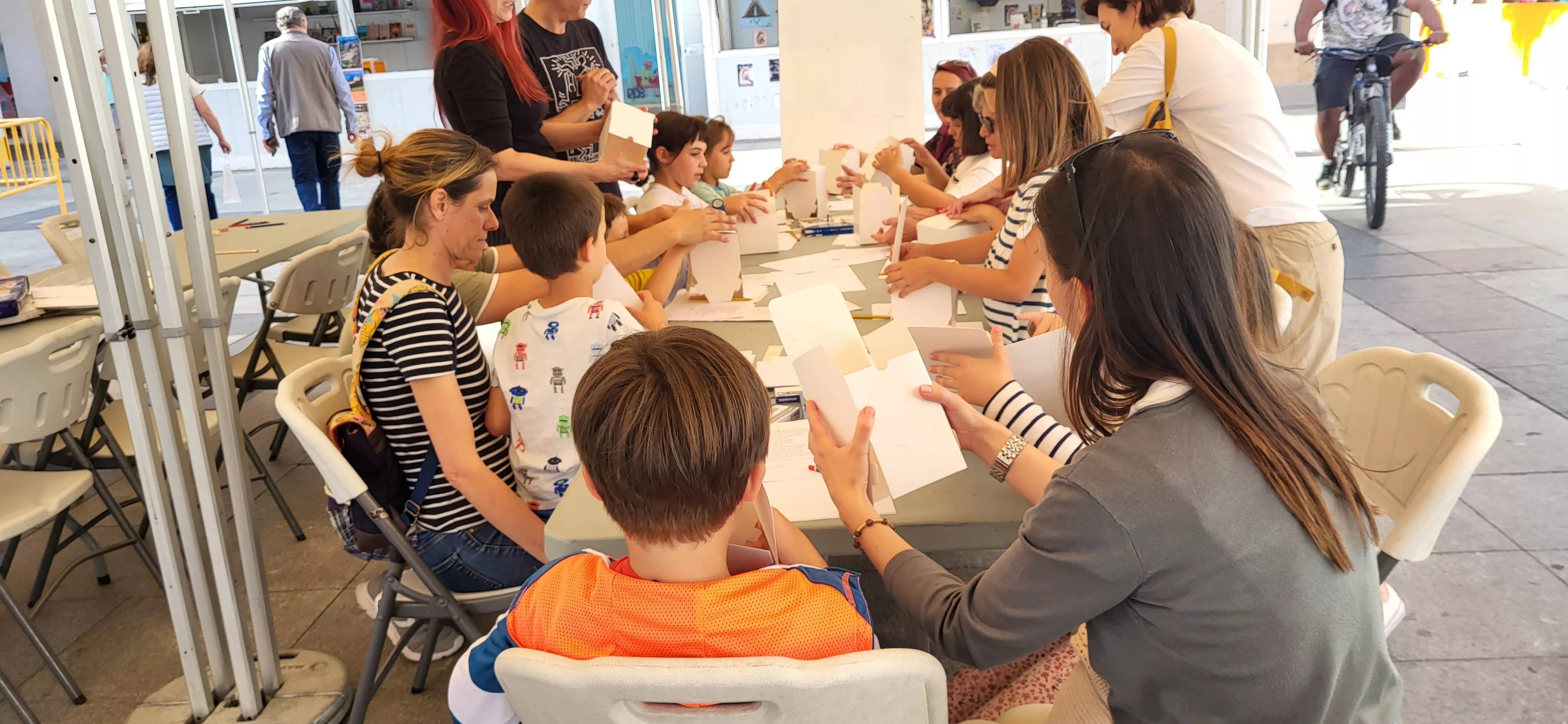 Taller de introducción al cómic y a la poesía gráfica. Foto Mercedes Manterola