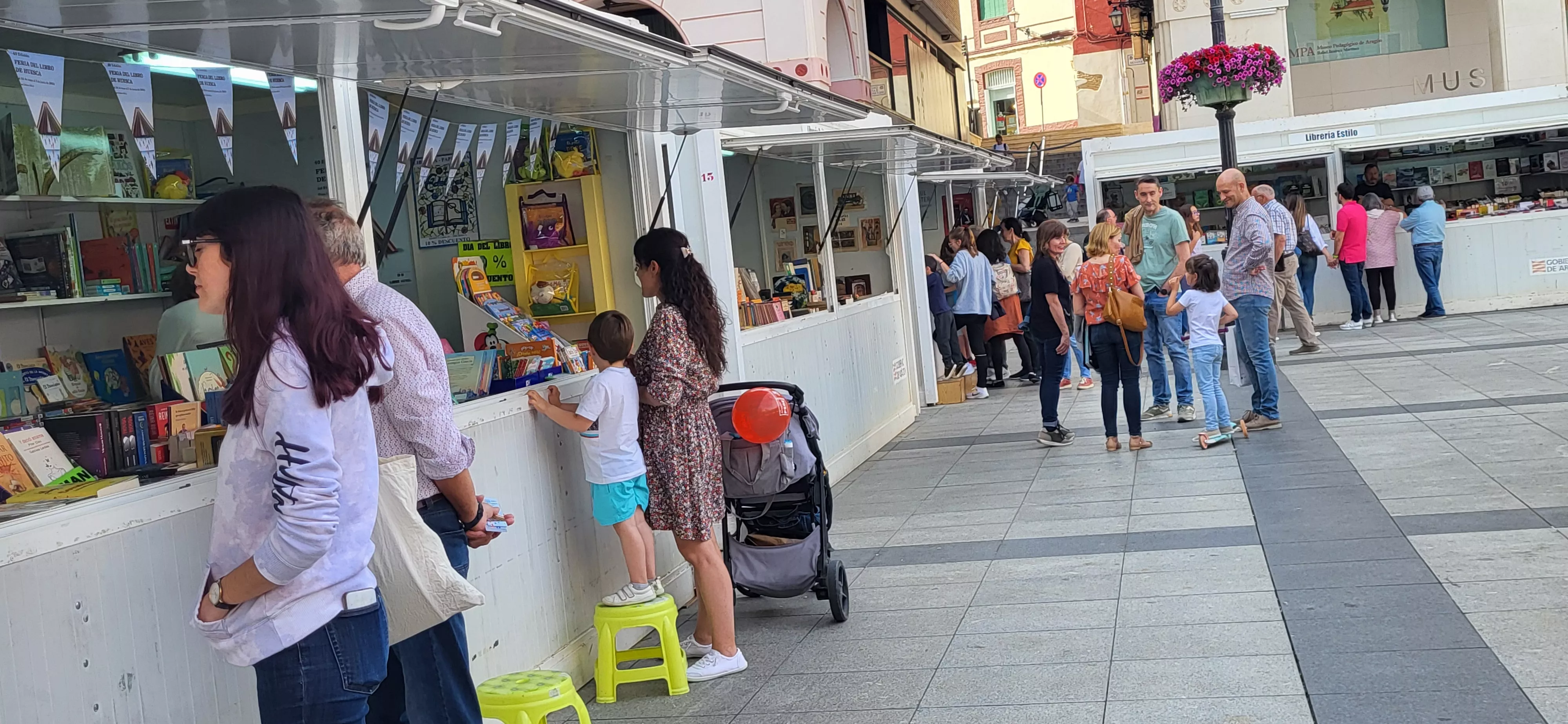 Feria del Libro de Huesca este lunes 27 de mayo. Foto Mercedes Manterola