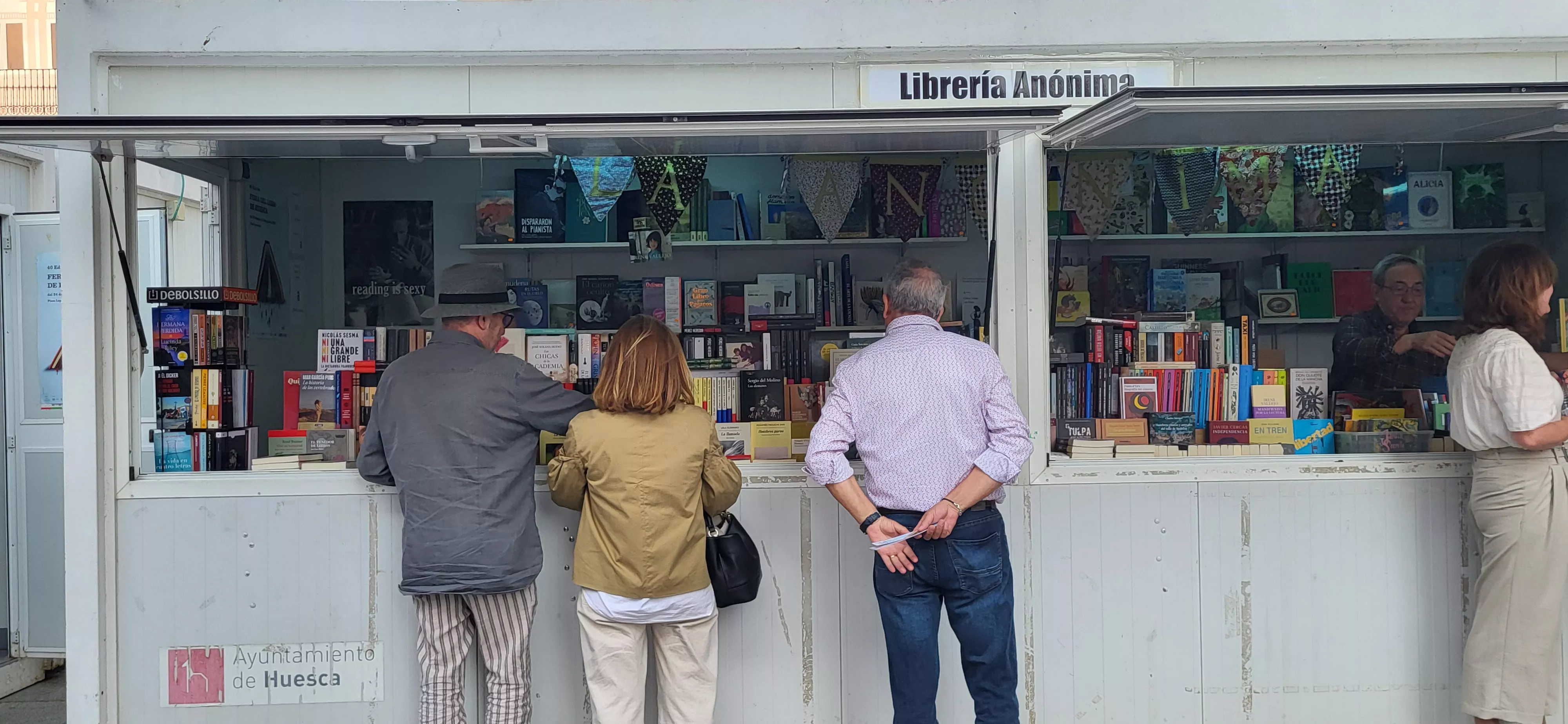 Feria del Libro de Huesca este lunes 27 de mayo. Foto Mercedes Manterola