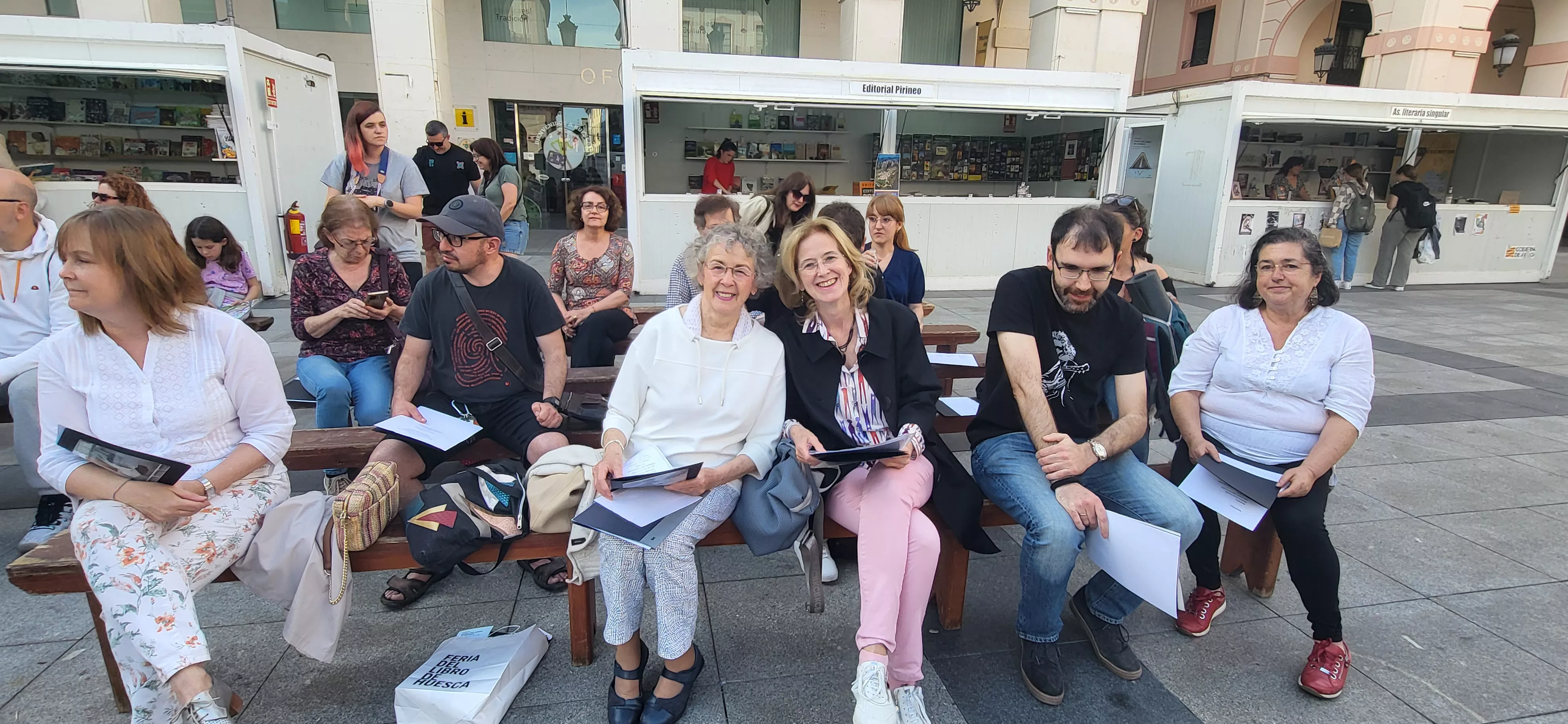 Grupo de creación poética de las Bibliotecas Municipales. Foto Mercedes Manterola