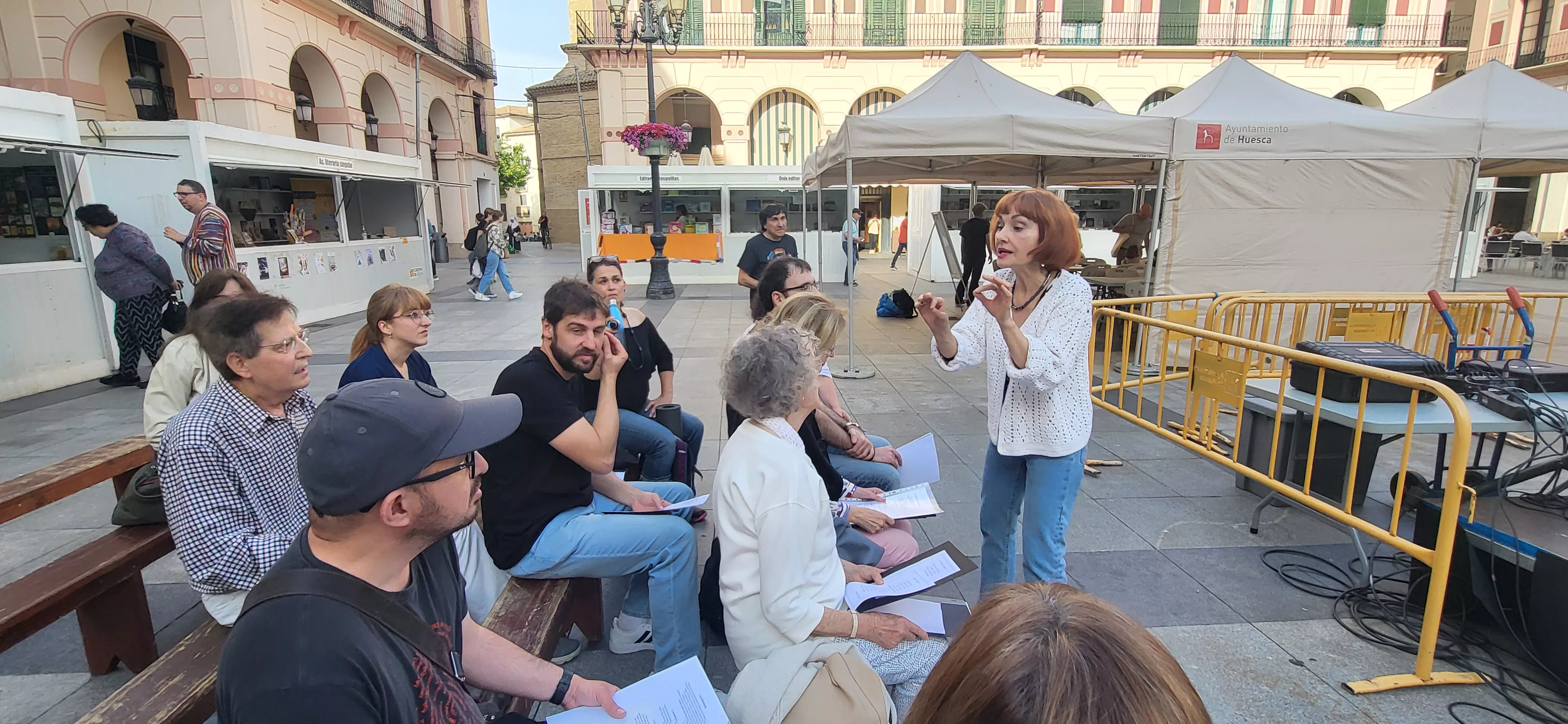 Grupo de creación poética de las Bibliotecas Municipales. Foto Mercedes Manterola