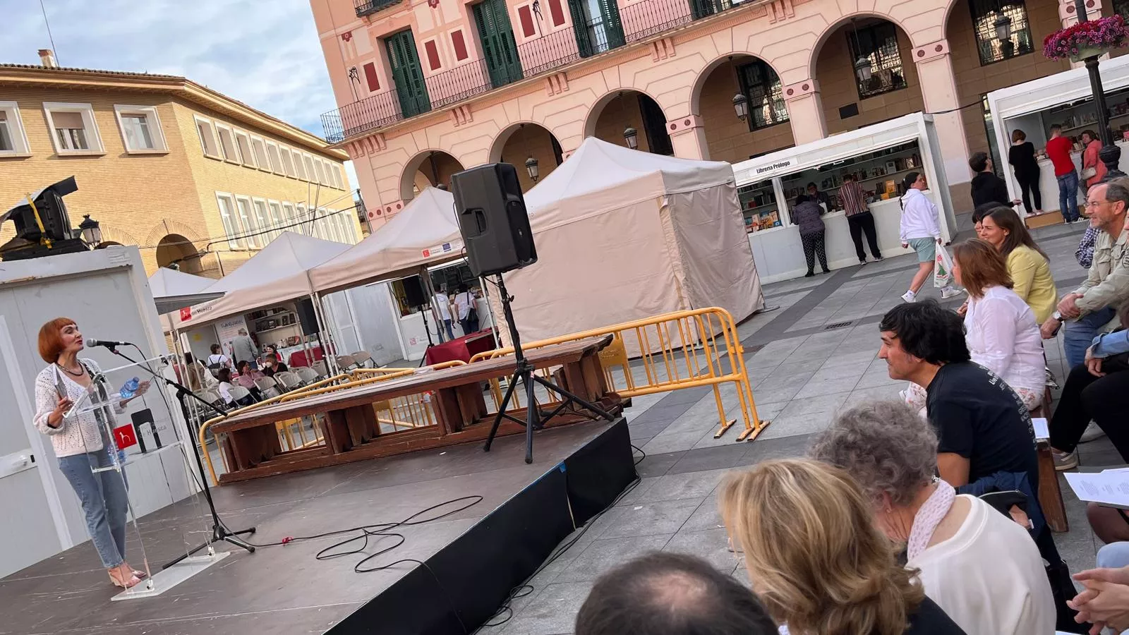 Recital del grupo de creación poética de las Bibliotecas Municipales. Foto Mercedes Manterola